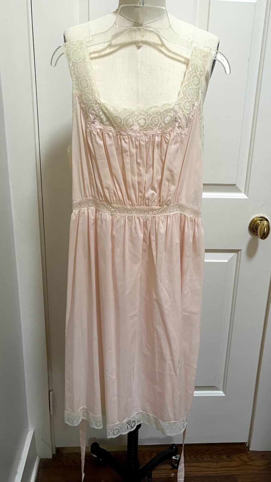 VTG Best & Co Fifth Ave New York Pale Pink W/Lace Slip Nightgown Sz. Small 32