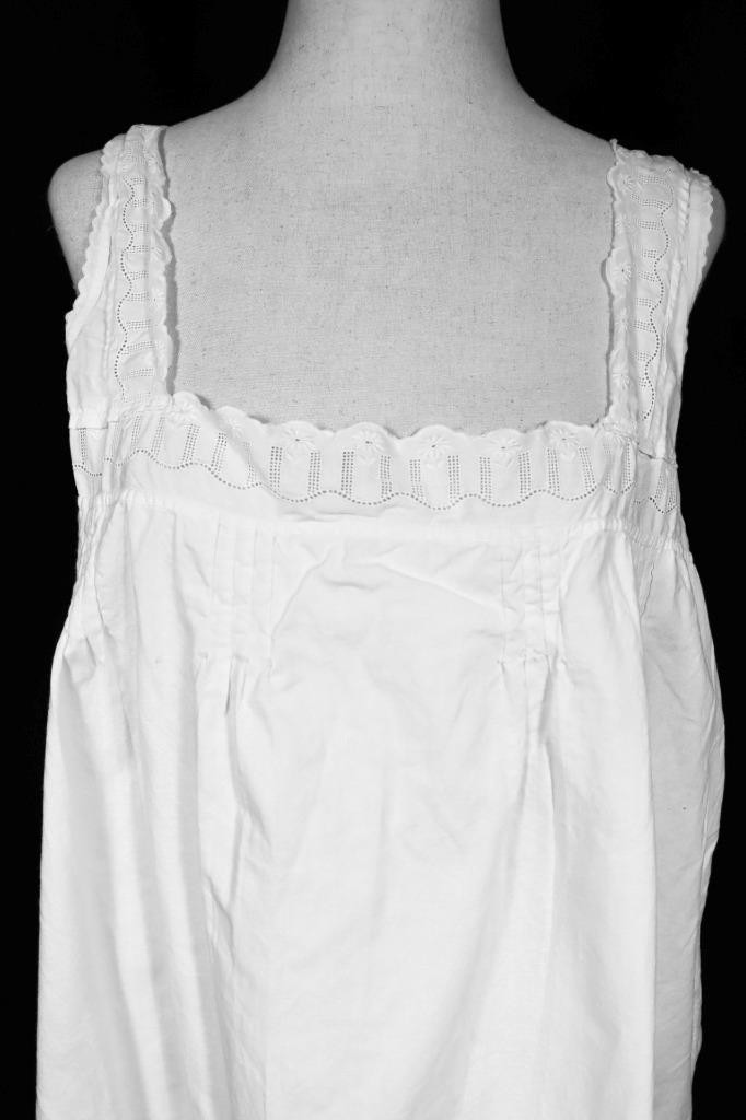 Antique 1920’s-1930’s French White Cotton Night Gown Plus Size Good Condition