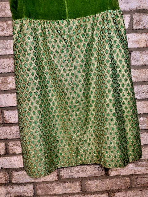 VTG T. Jones 1960s 2pc Skirt Suit Green Gold Brocade Mod Jackie O Set Sz S/M
