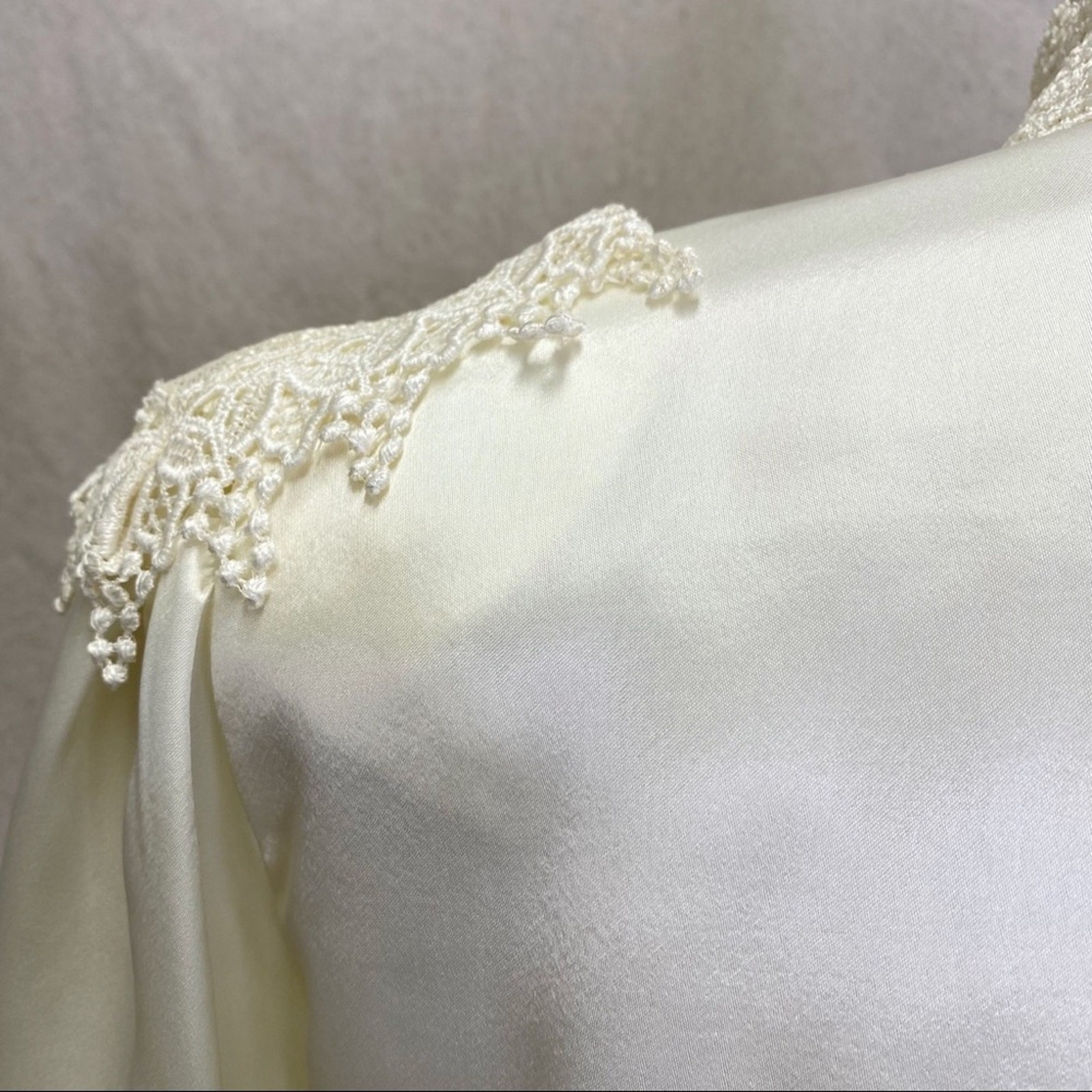 Vintage 90’s Worthington ivory/off white blouse/pencil skirt set Size 12