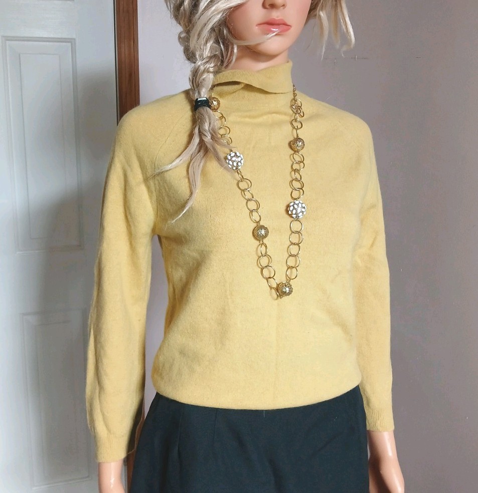 1960s „Foxwood” Angora Blend Mad Men Mustard Yellow Mock Neck Back Zip Sweater