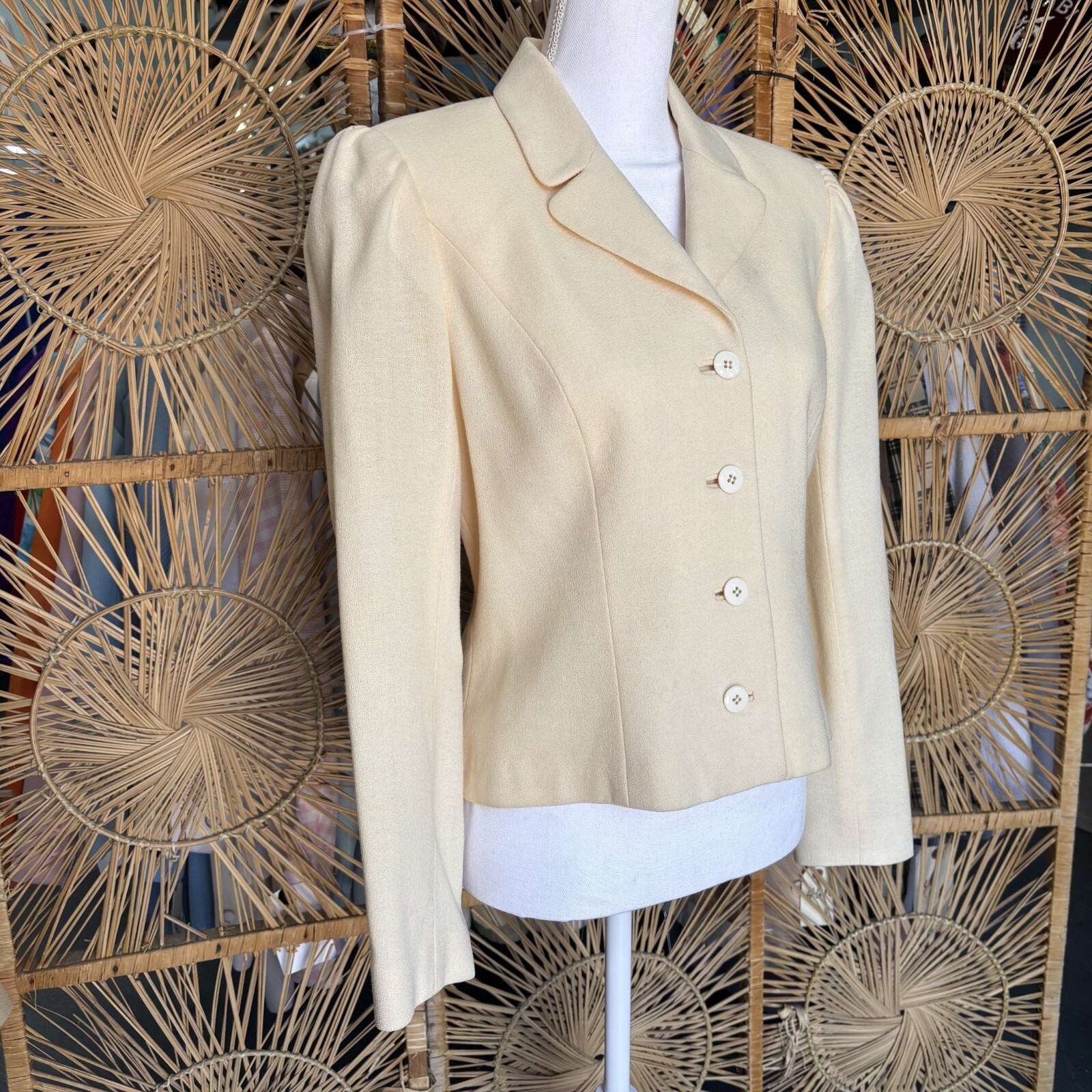 Vintage 80s Cream Wool Womens Blazer S/M Crop Tailored Suit Jacket David Hayes
