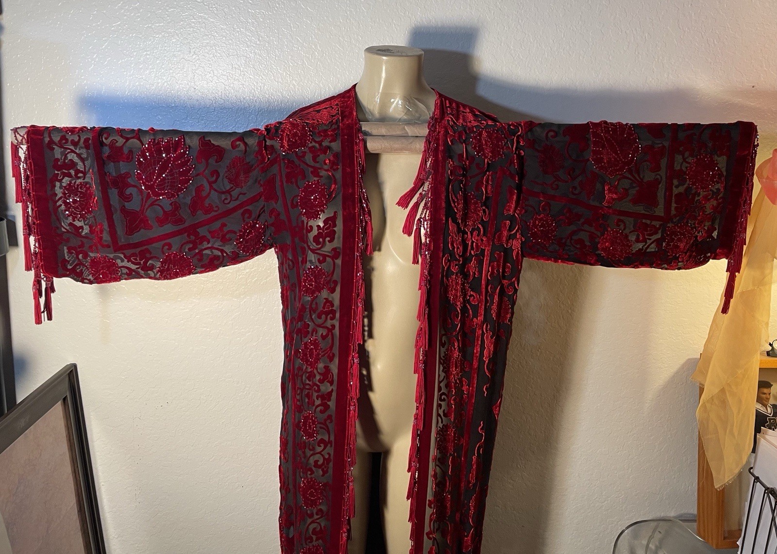 Vintage „Vintage Rose” Sheer Flocked Beaded and Tassled Long Sleeved Accent Coat
