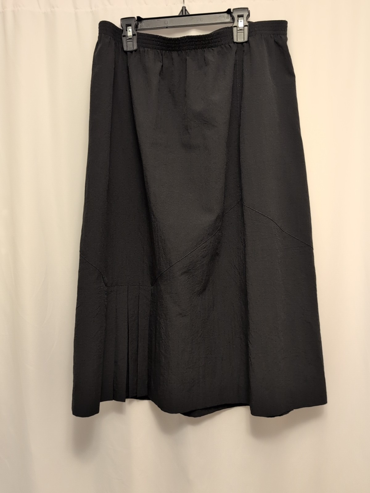 80s womens vtg g.w. div of Graff elastic 18 black skirt lighweight back slit