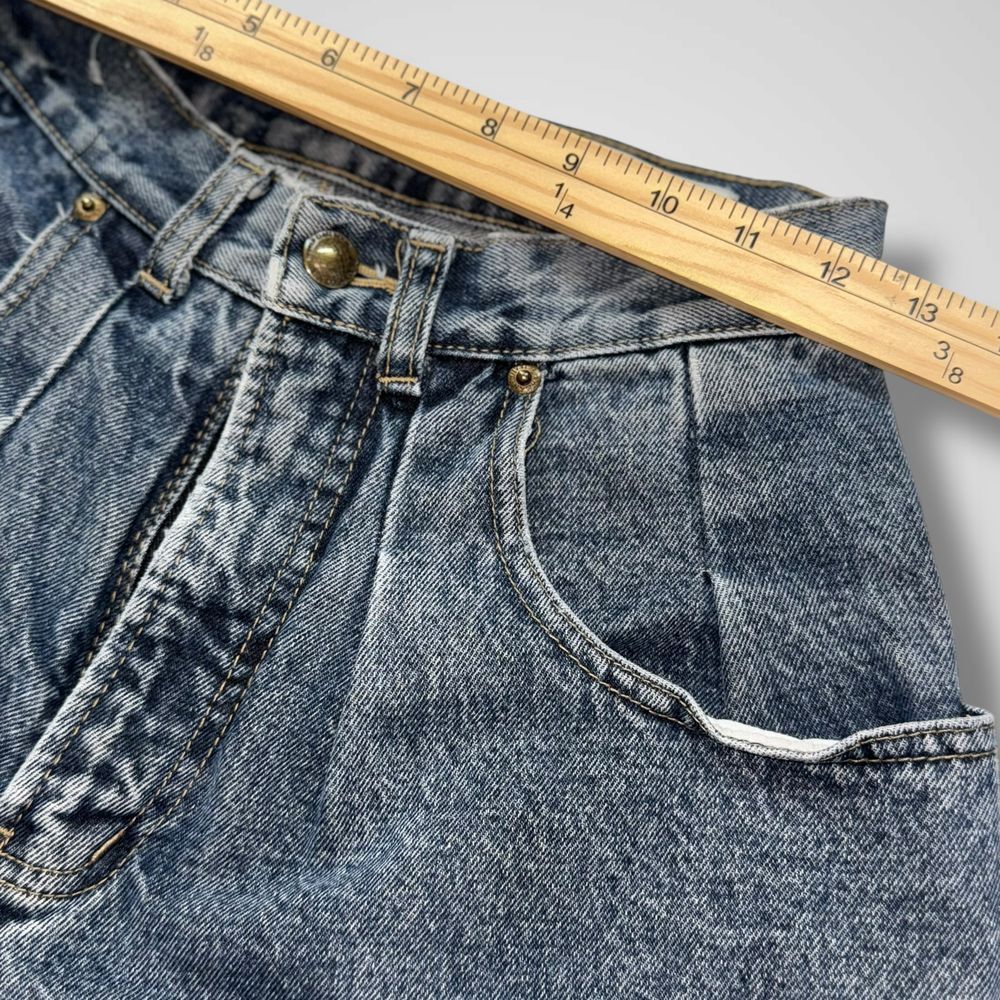 Lawman World Class Denim Vintage High Waisted Pleated Mom Jeans Distressed Sz 5