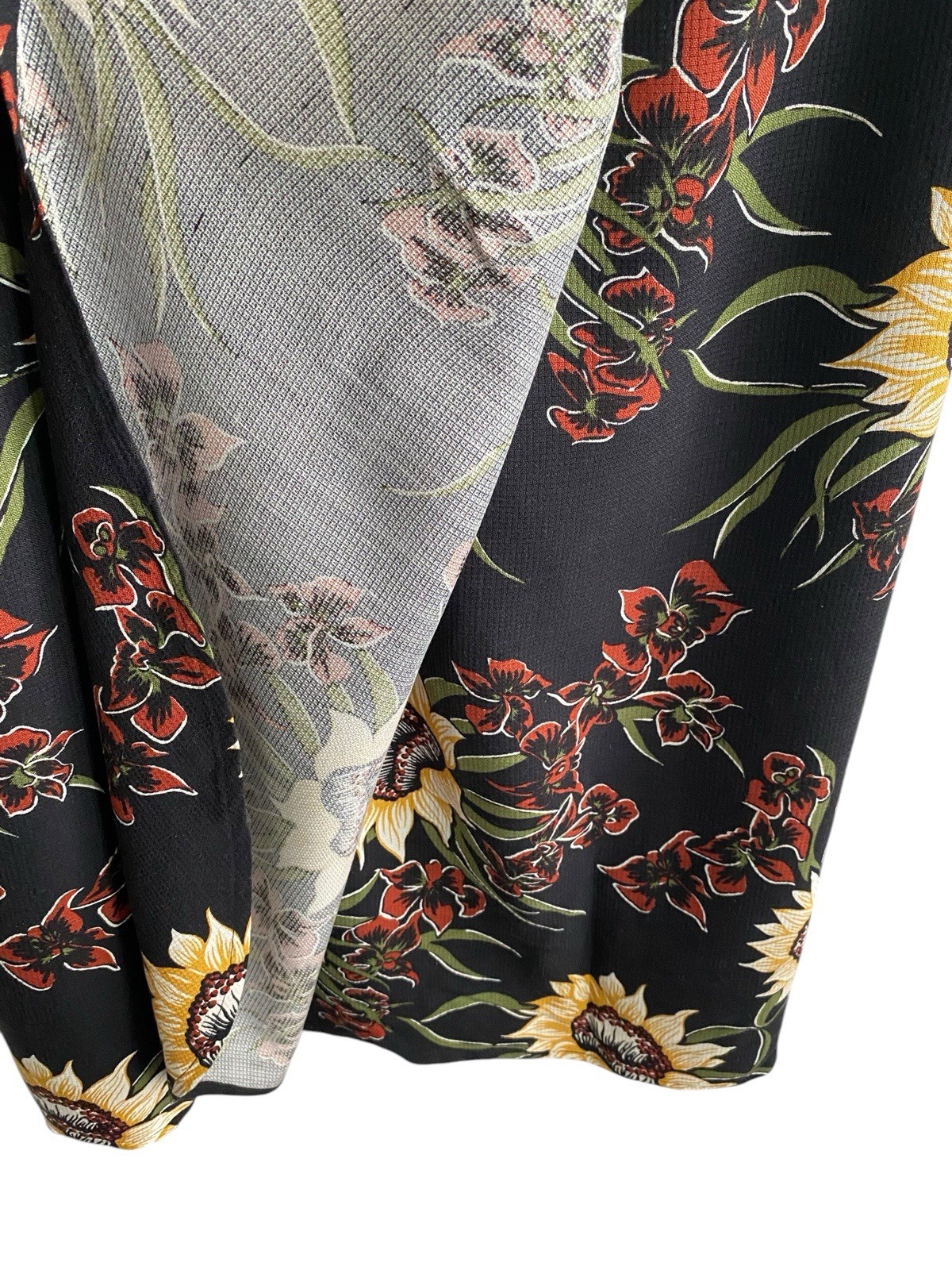 VTG Tommy Bahama Wrap Skirt Large Silk Maxi Sunflowers Hip Tie Beach Black
