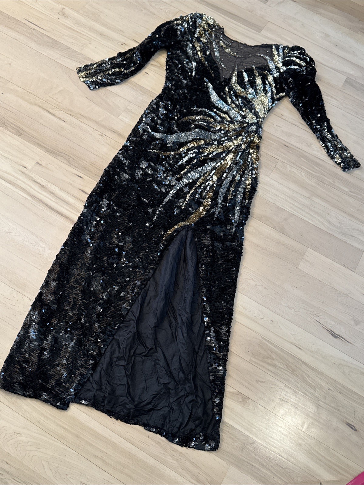 VINTAGE-SHO MAX-Fully Sequined Sunburst Black&Gold&Silver Dress Gown Silk-M