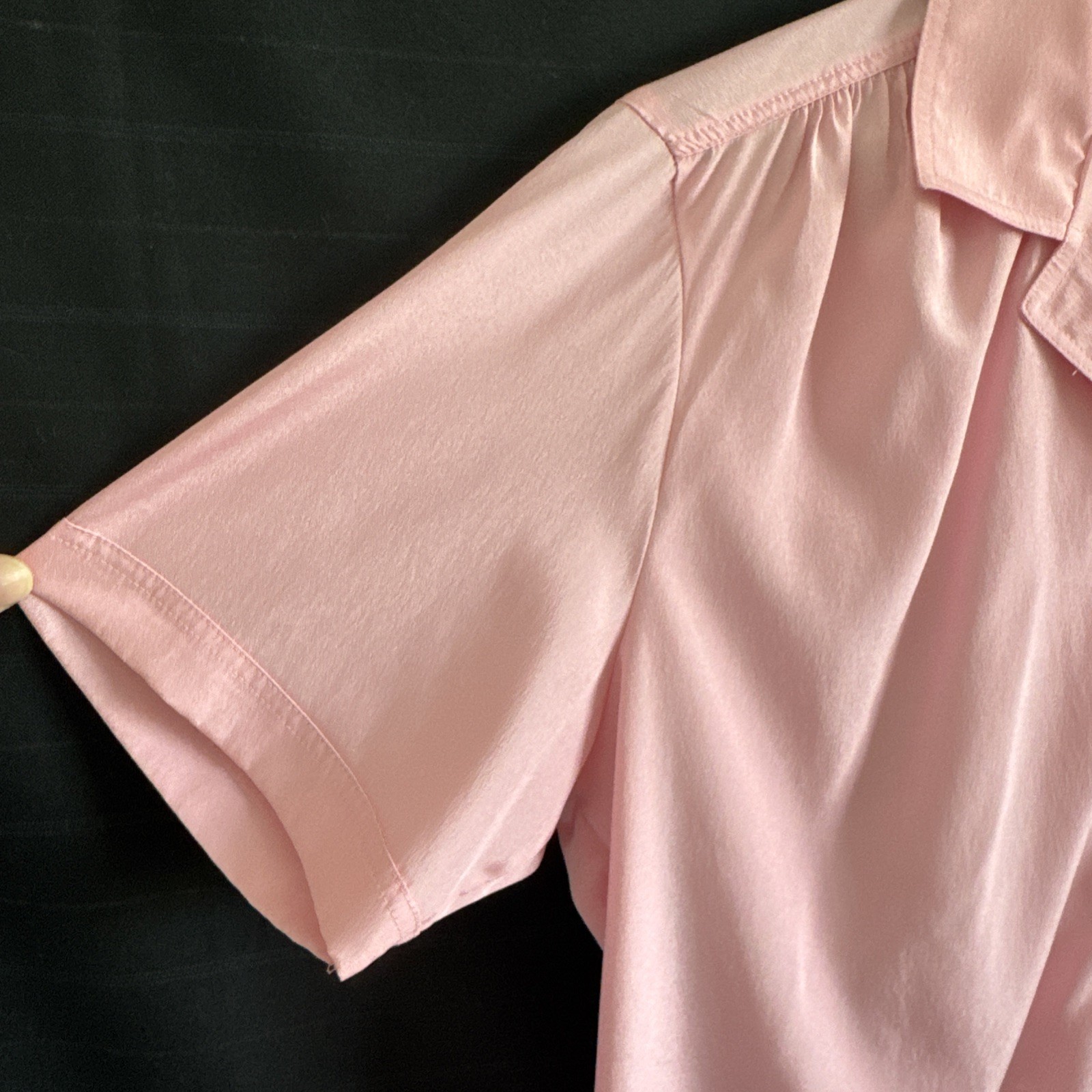 Vintage Pink Polyester Button Front Blouse Shirt sz 36 L Button Up Short Sleeve