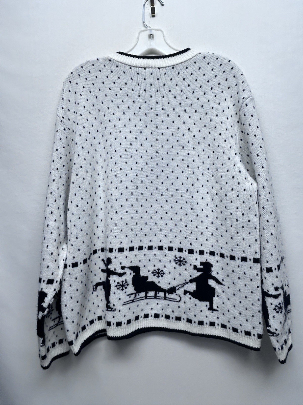 VTG Company Collection XL Black &White Acrylic Christmas Holiday Sweater