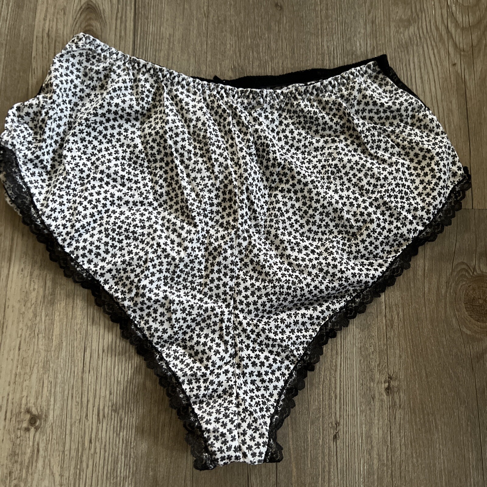 Vintage Sweet floral Brief PANTIES black floral lace V Bow high cut leg size S