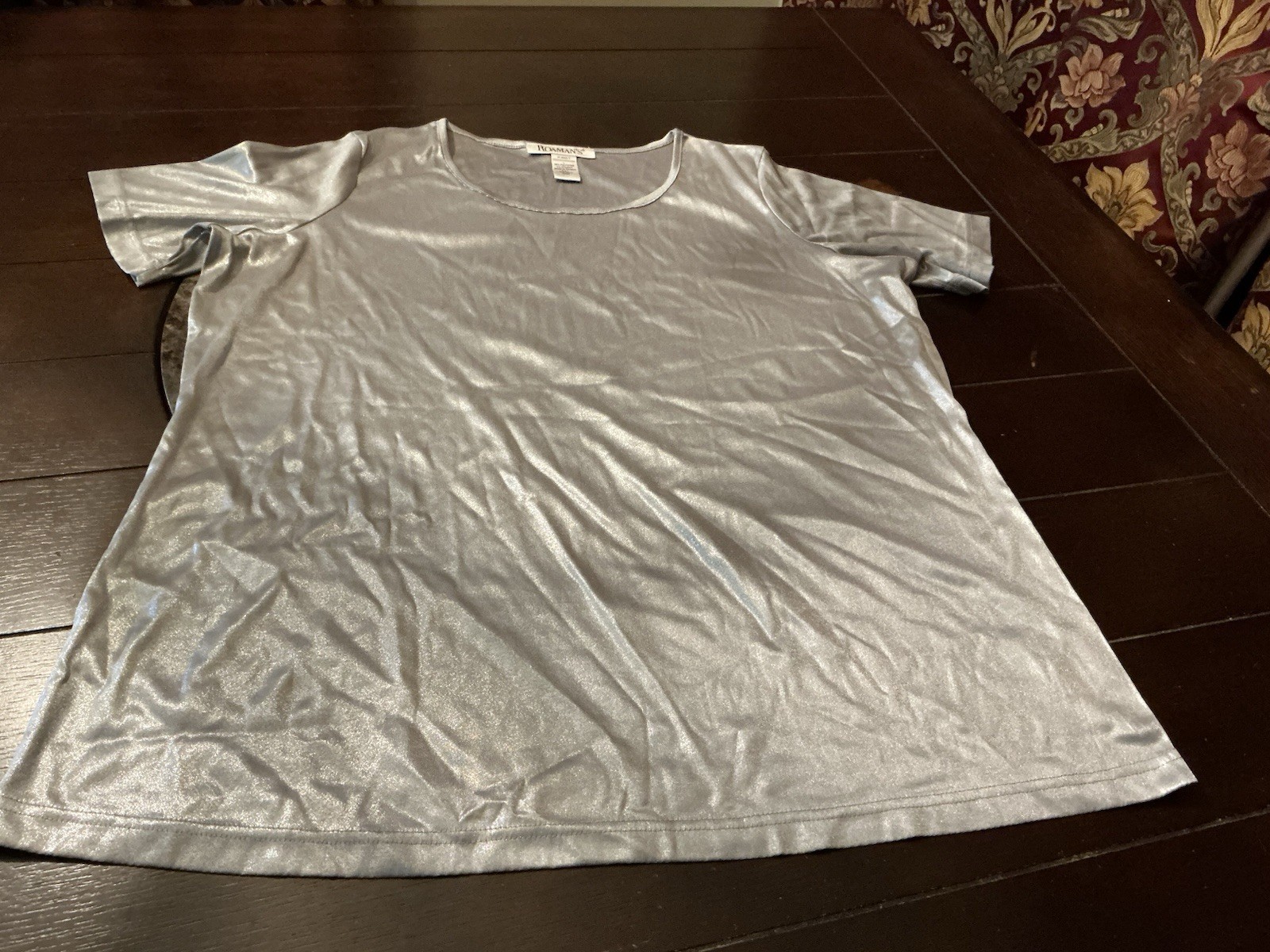 Silver Metallic Satin Shiny Camisole Shirt Top L, Roaman’s, short sleeve, used