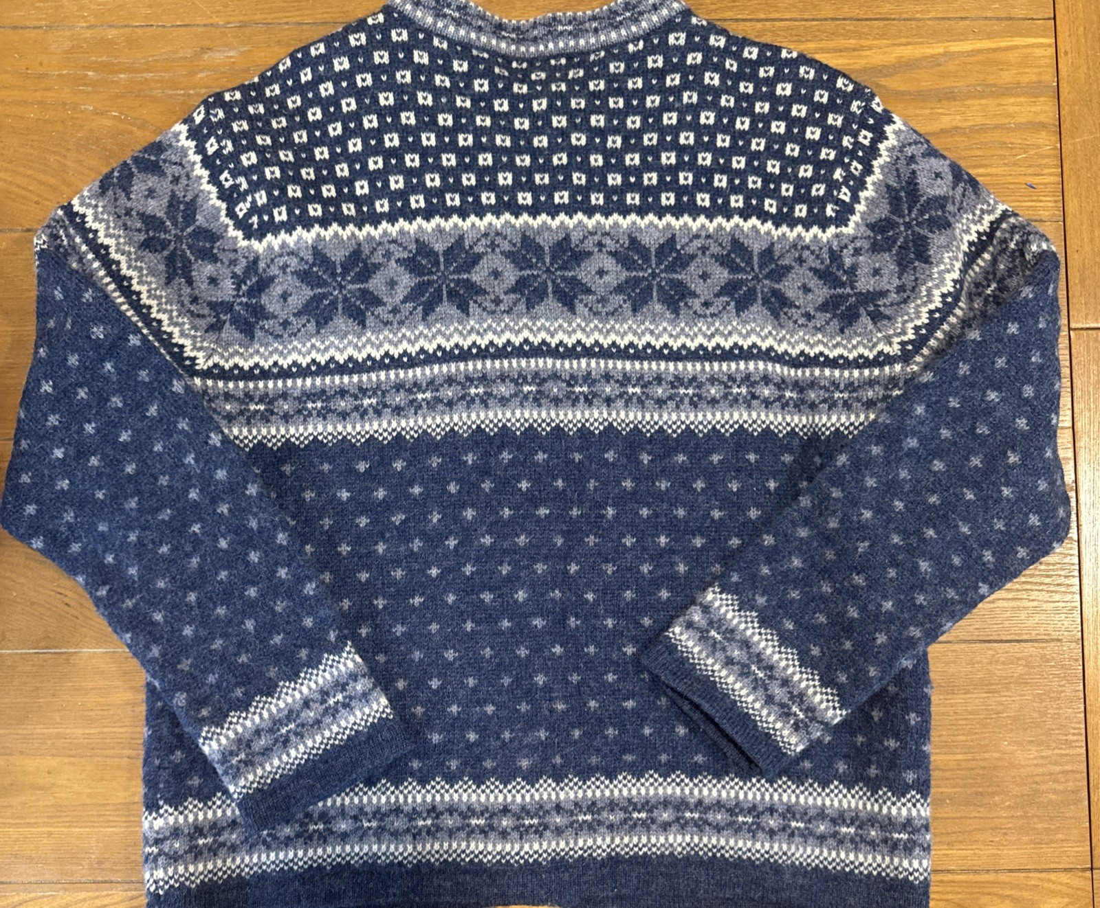 Cambridge Dry Goods 100% Wool Sweater Cardigan Snowflake Metal Button Hook Large