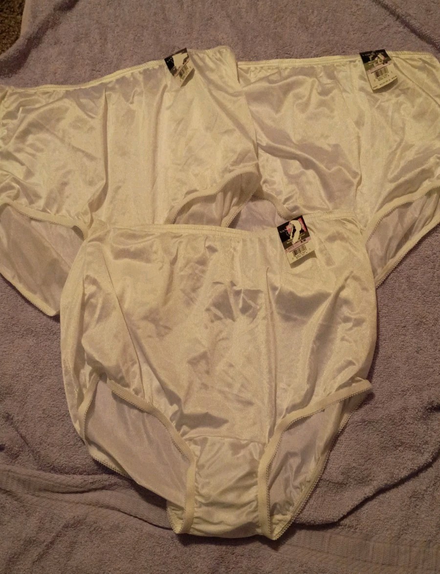 NOS Vtg Vanity Fair Nylon Panties Lot.Nylon Panties.Sz 6M.