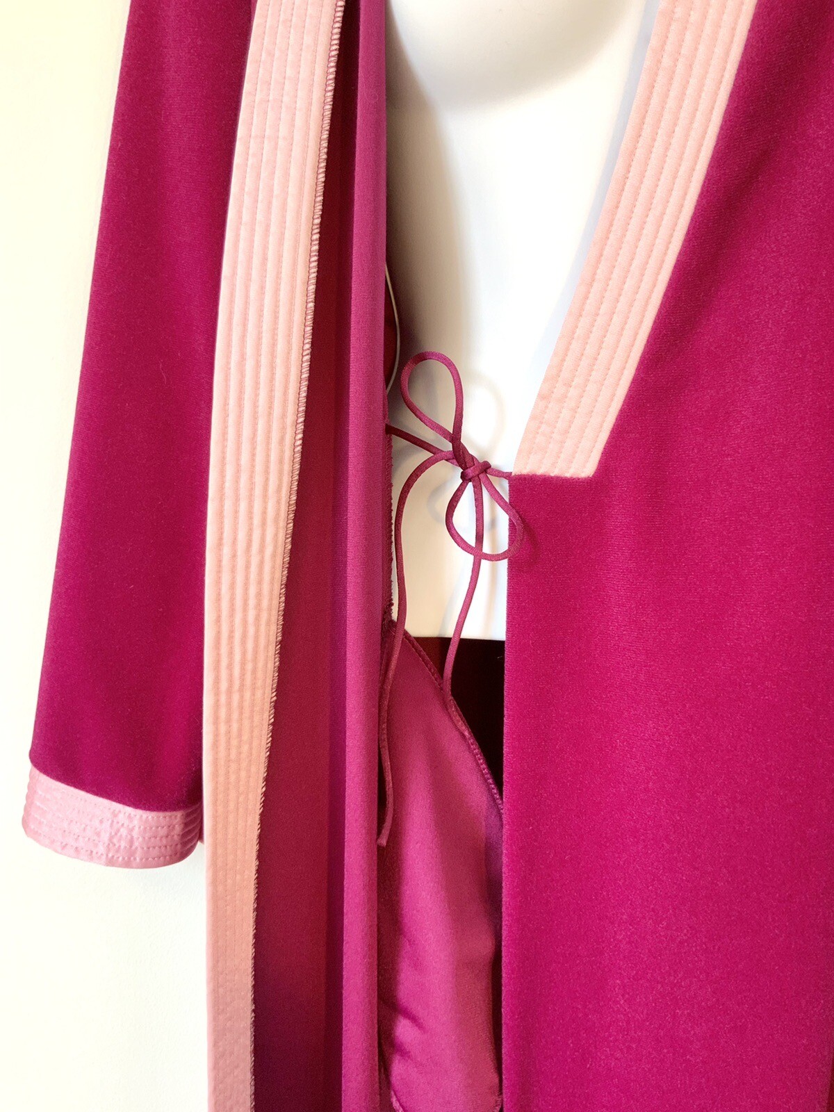 VANITY FAIR LONG FLEECE ROBE HOUSE COAT SZ 12 Fuscia Plum Side Pockets Tie Belt