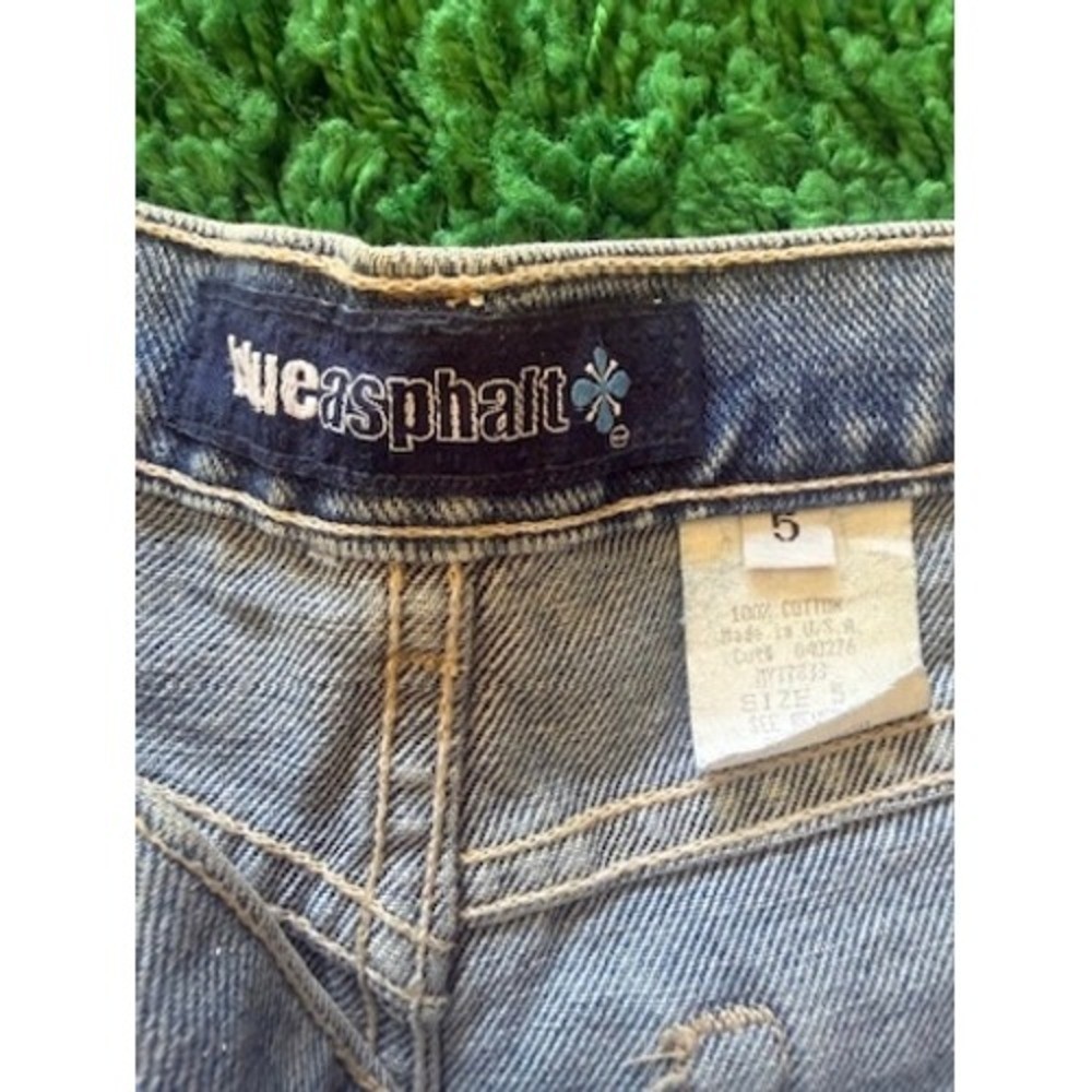 Blue Asphalt Womens Low Rise Denim Shorts Medium Wash Blue Size 5 90s Y2K Style