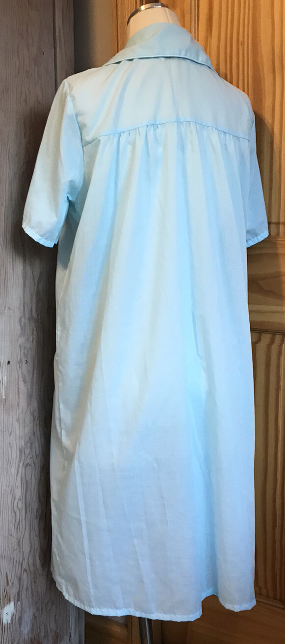 60s 70s Vintage House Dress With Pockets Nightgown Snap Front Cottagecore EUC