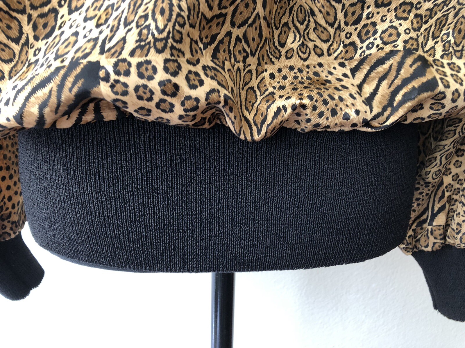 Vintage ’80s/’90s Leopard Animal Print Silky Blouson Blouse Banded Waist Large