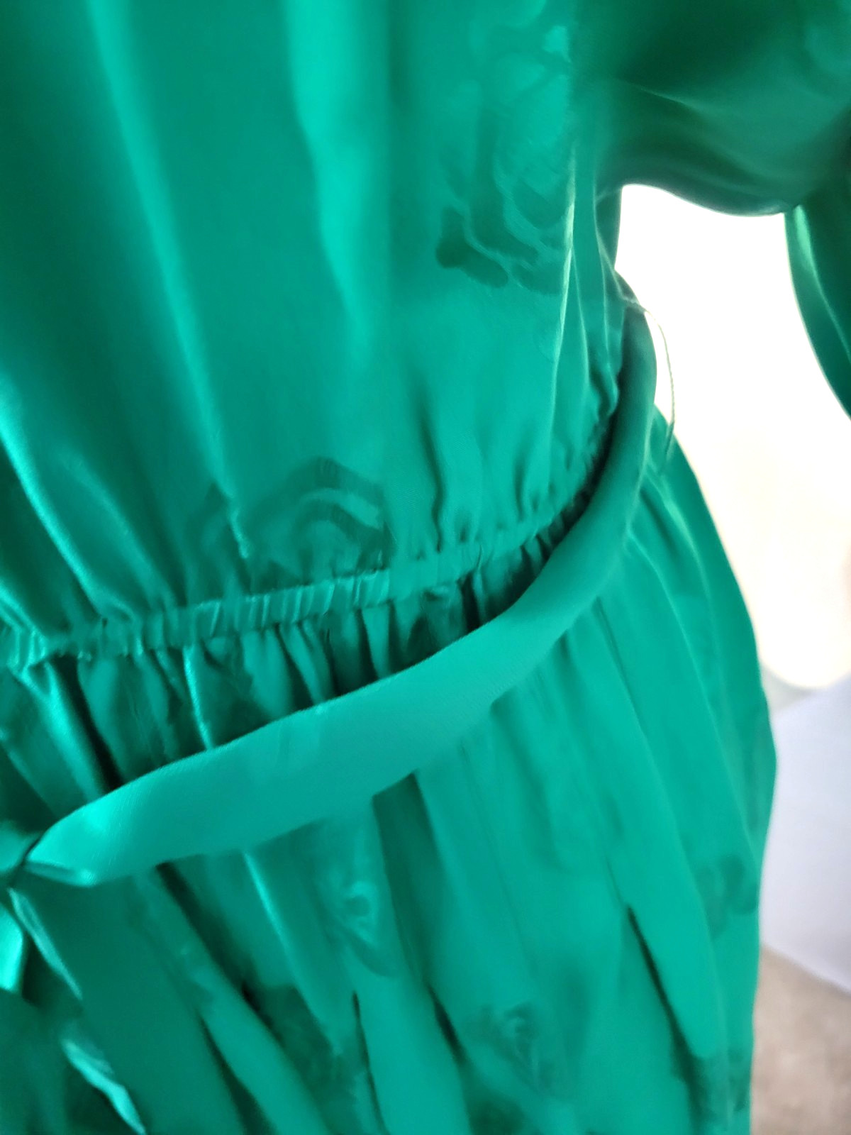 VTG 80s Papell 100% Silk Green Belted Stretch waist Dress size 12P Half Sleeve