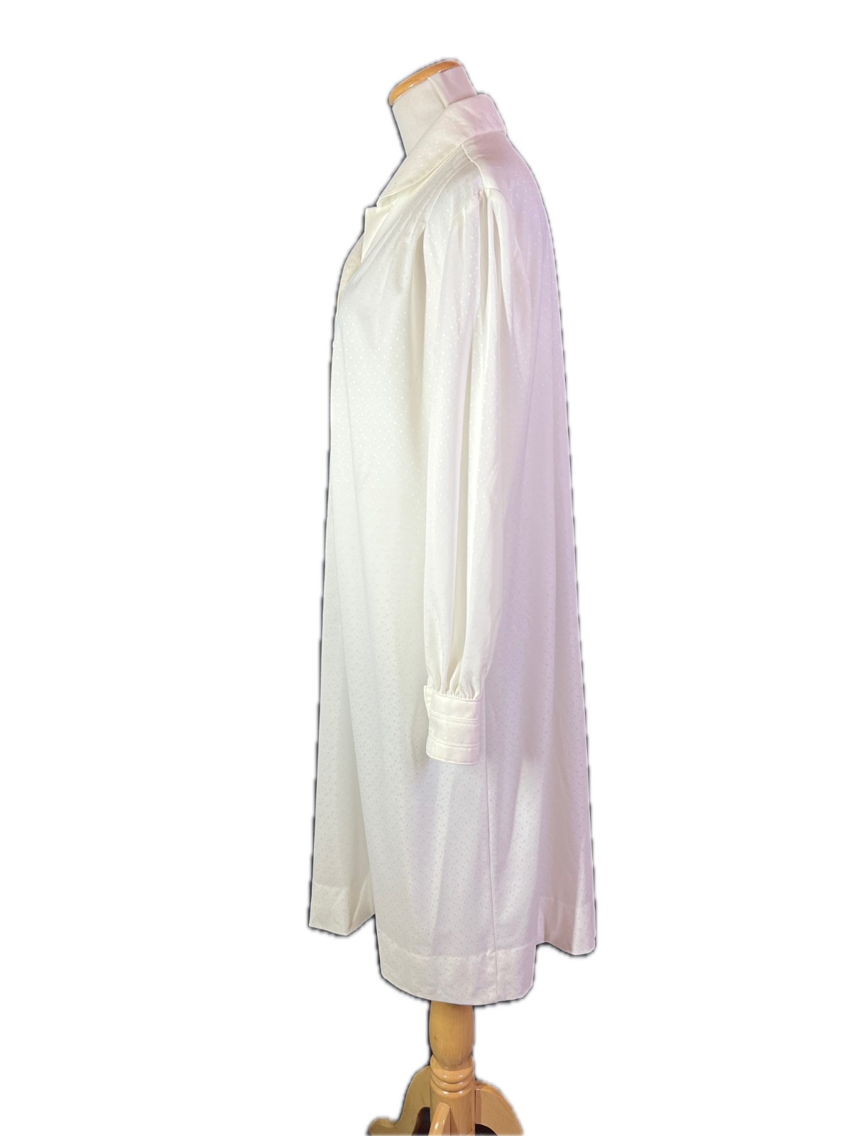 Vintage Leslie Pomer Size M? White Nightgown Long Sleeve