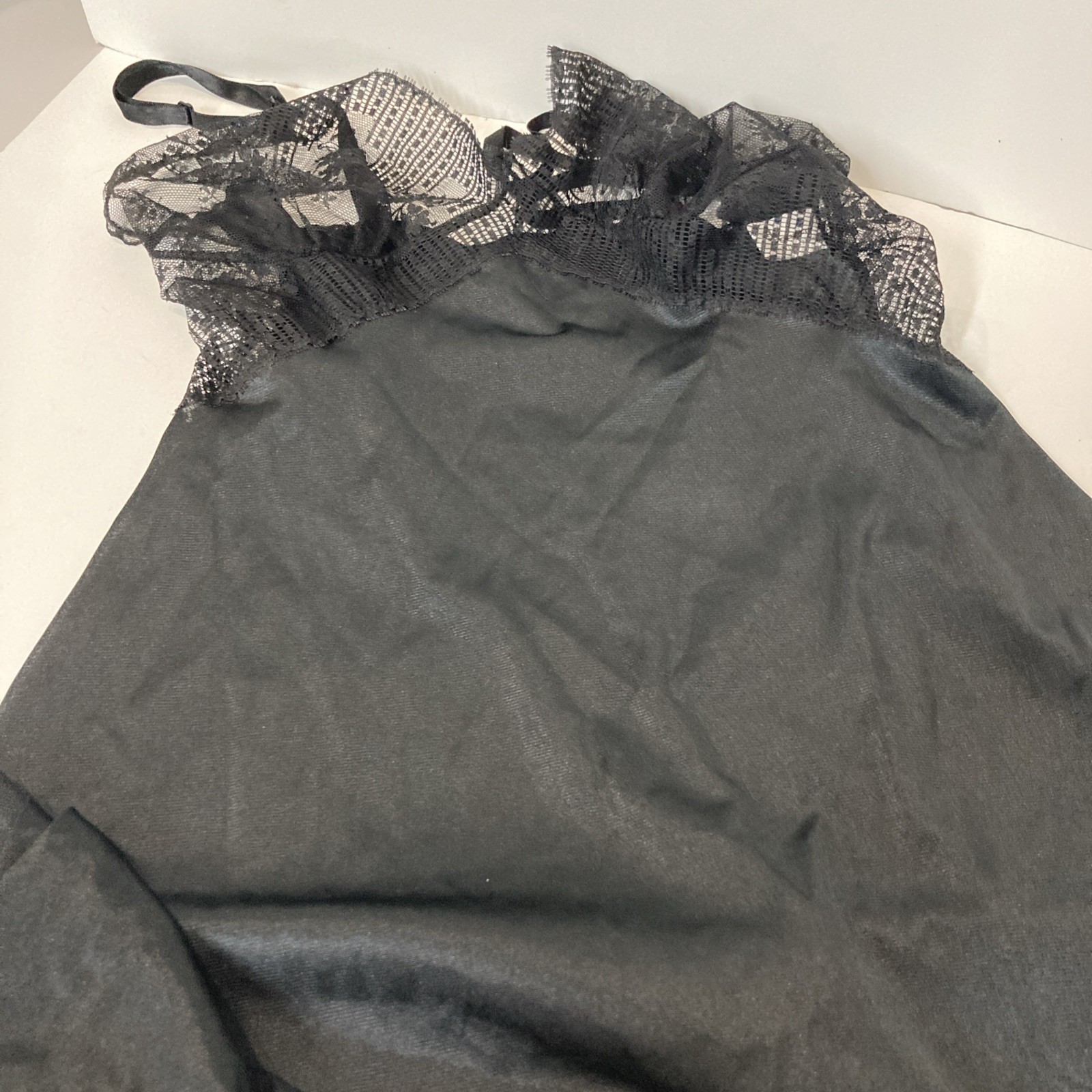 Formfit Slip Vintage Black 34 (10-12) Preowned Excellent Condition