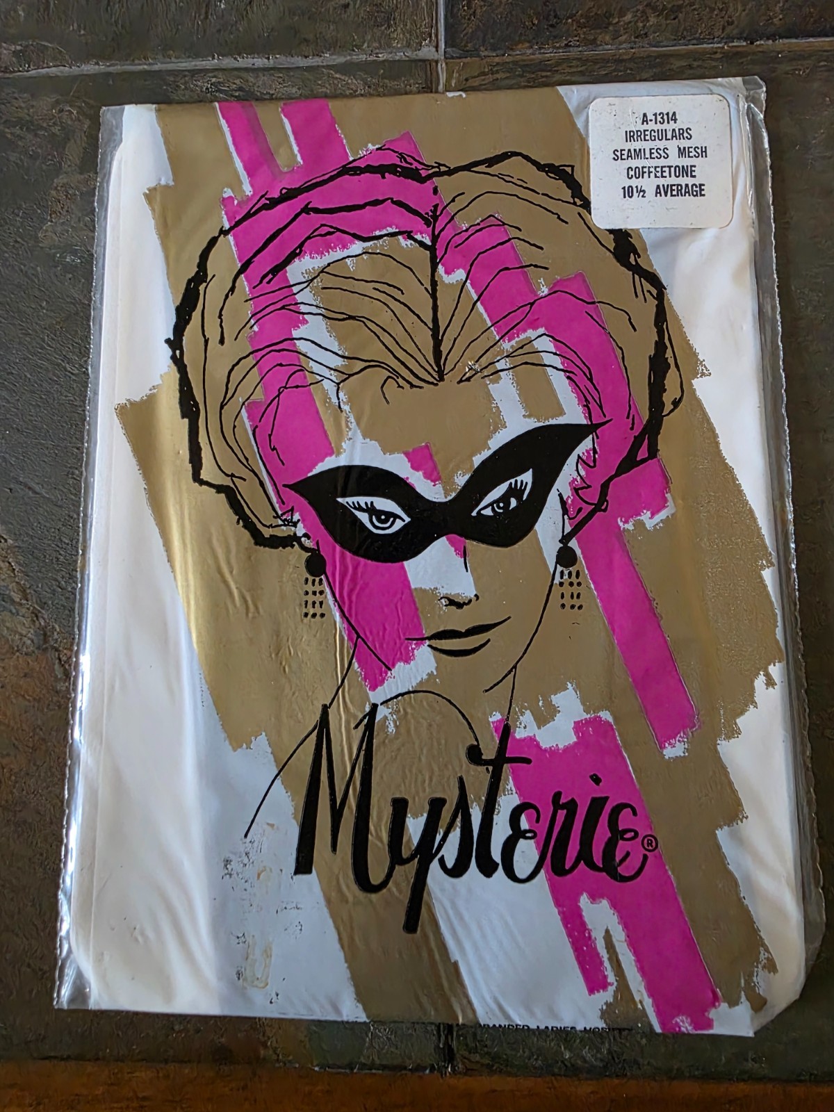 NIP Vtg Mysterie Seamless Mesh Coffeetone Stockings Size 10 1/2 Avg Irregulars