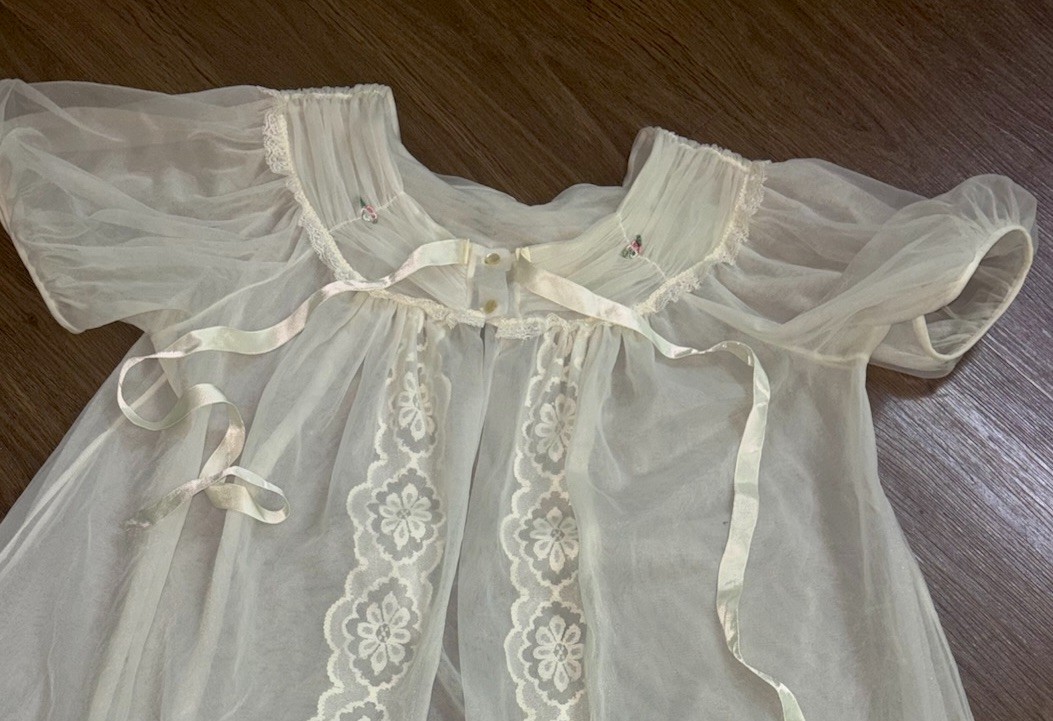 RARE VTG Evette Sheer Lace Bridal Peignoir Robe White 70s Boudoir Lingerie