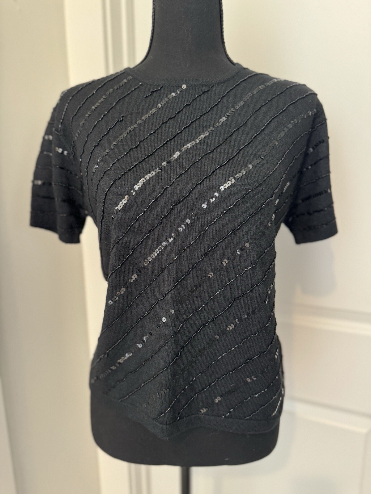 Sz S Black Silk & Wool Short Sleeve Sweater Top Knit Shirt Sequins Beaded Dressy