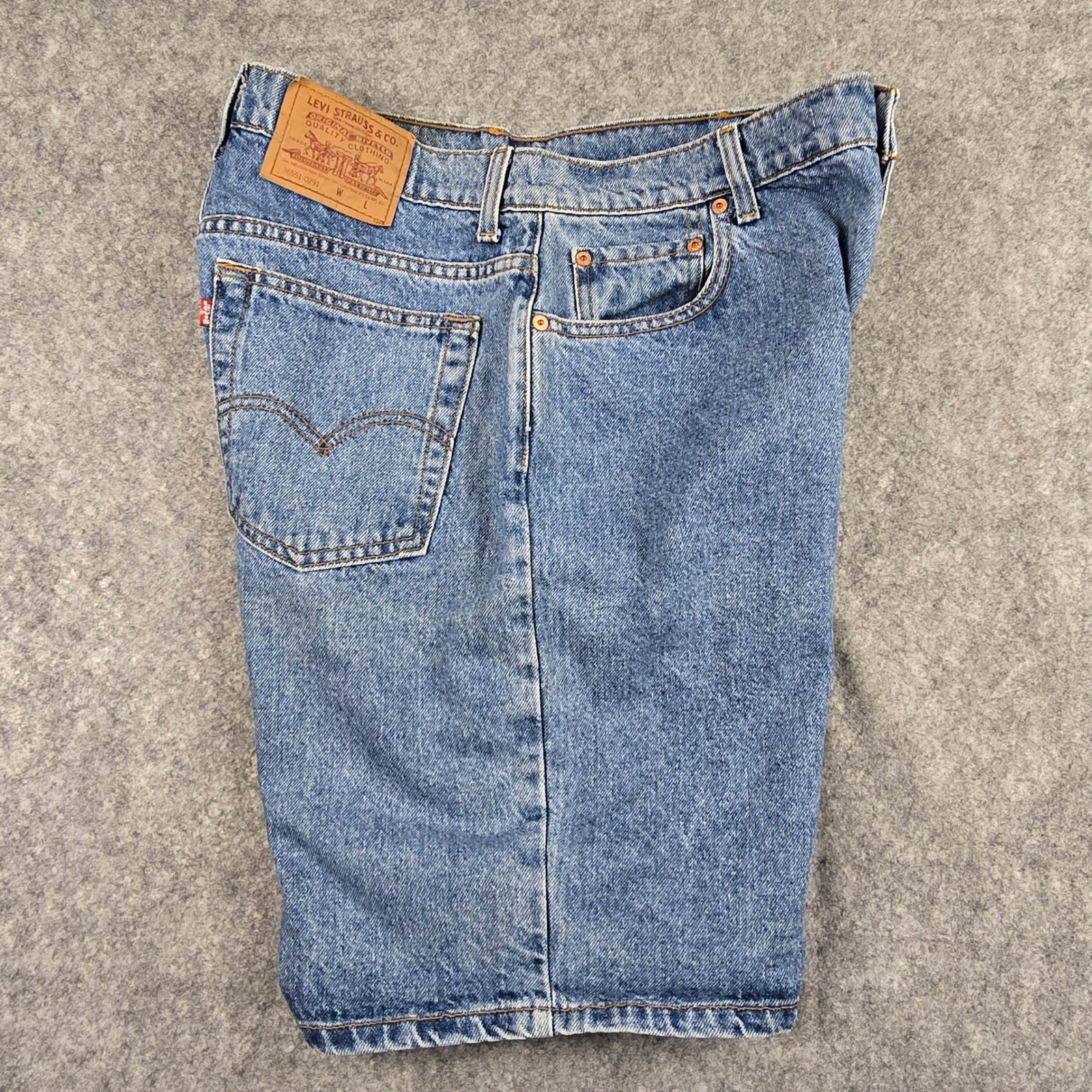 Vintage Levi’s 551 Women’s 16 Shorts Made in USA Measures 32 Waist 100% Cotton