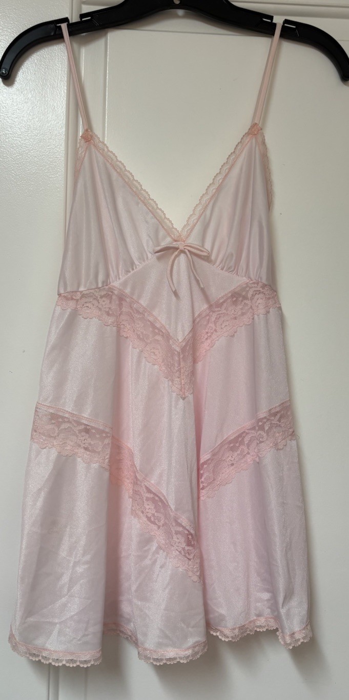 Vintage Pink Nylon w/ Lace Baby Doll lingerie Slip Nightie Nightgown Small