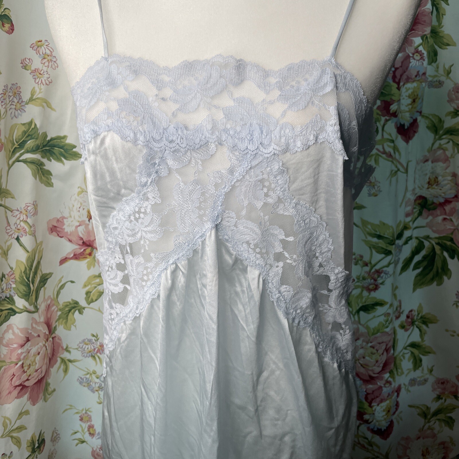 Vtg Kayser Camisole Top Baby blue Nylon Lace Spaghetti Straps Square Neck