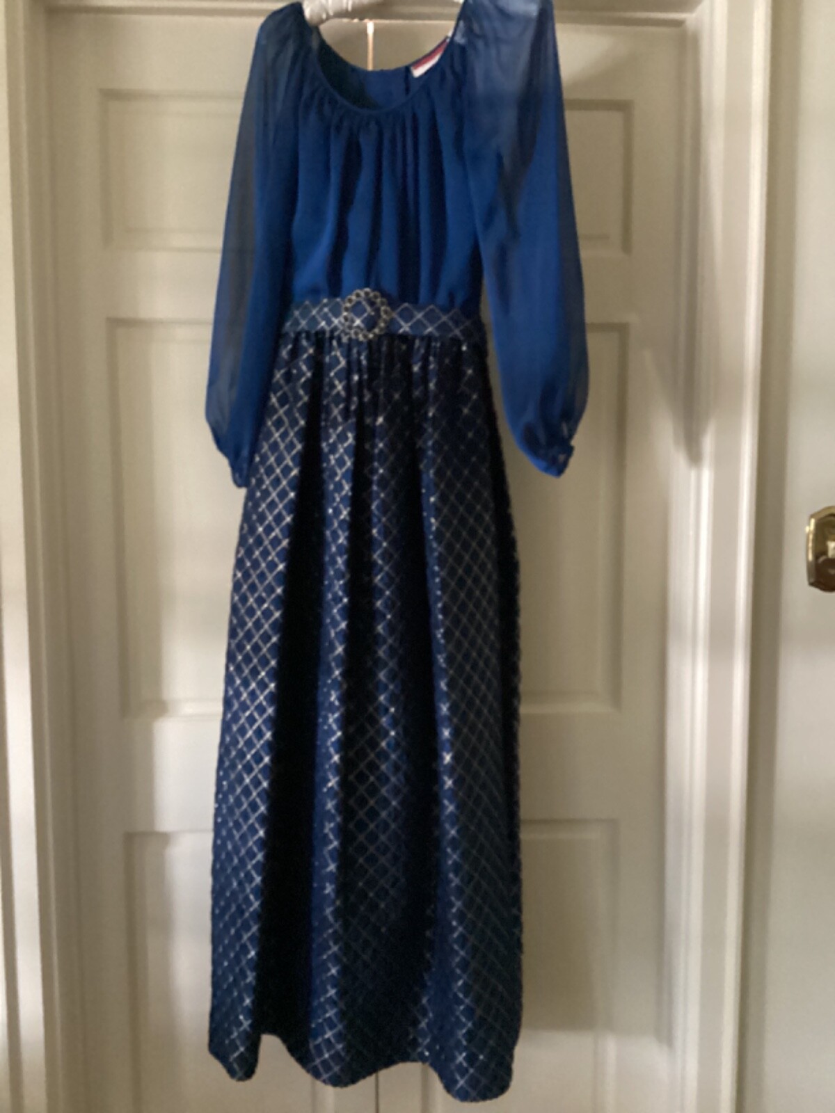 OSCAR DE LA RENTA BLUE AND GOLD BROCADE GOWN SIZE 4-6—NEVER WORN