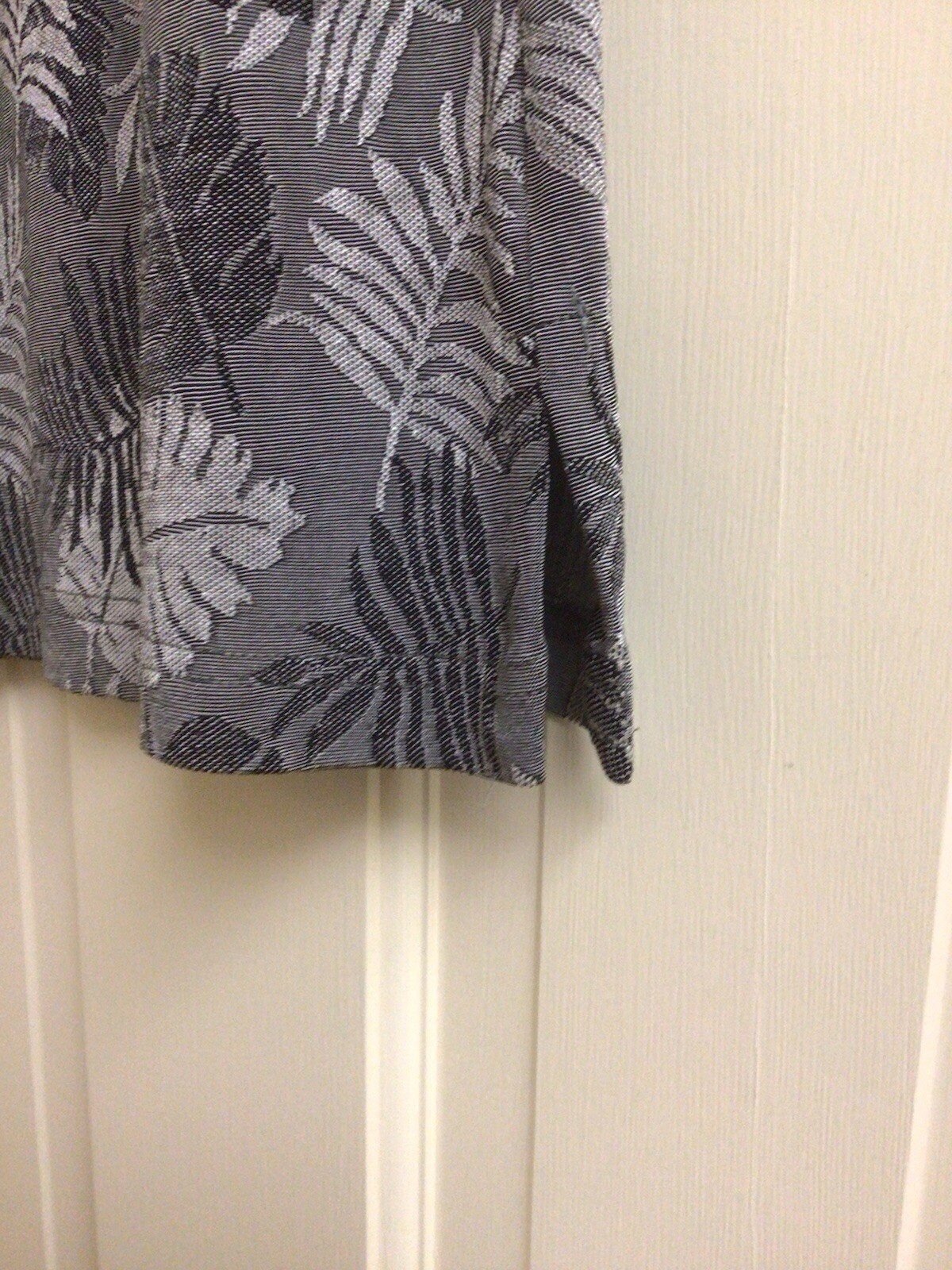 N Touch Small Stretch Top Shell Silver Gray Black Floral Leaves USA Made Vtg NWT