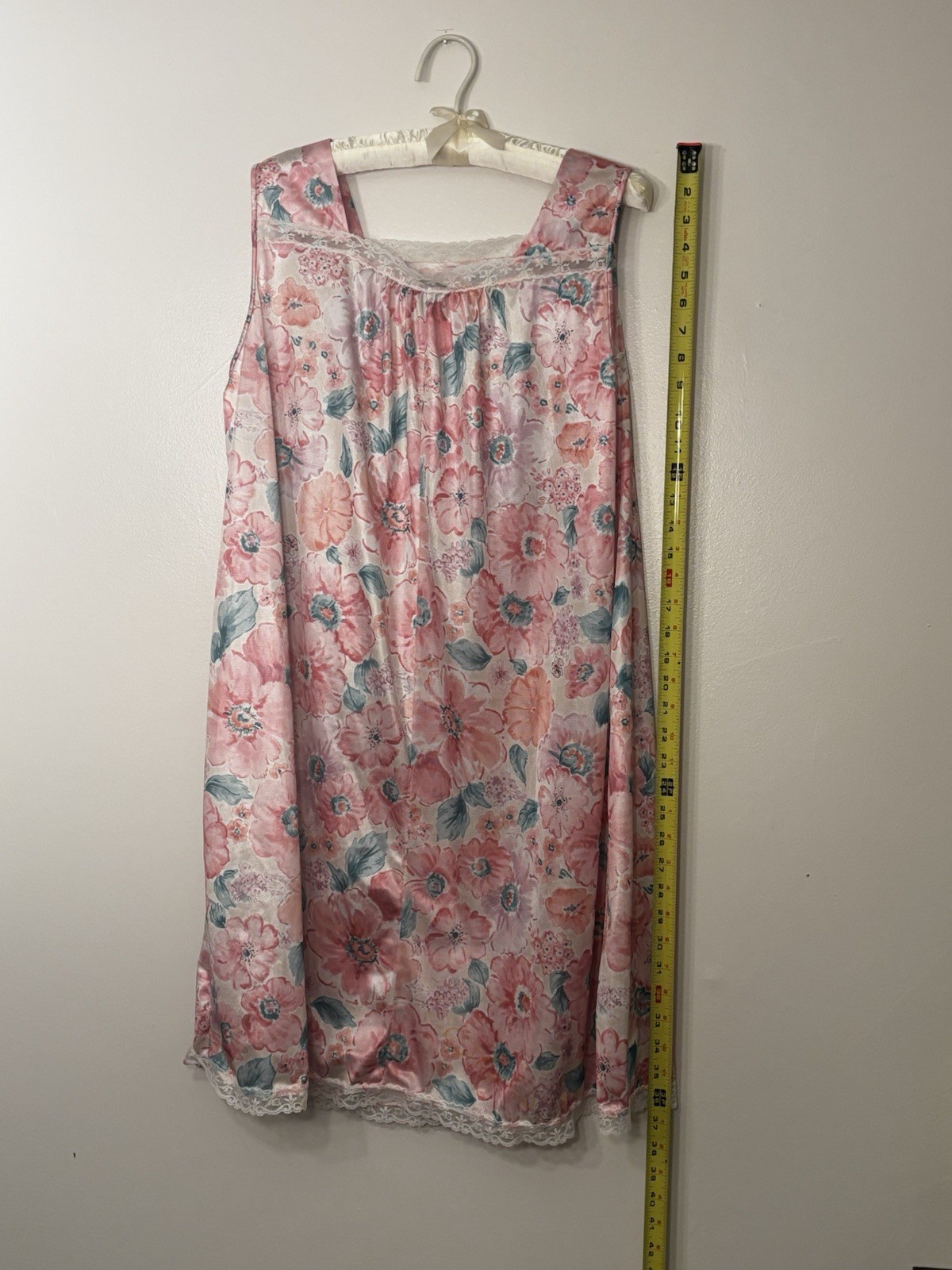 VTG Vanity Fair Floral Nightgown Size L Lace Trim Pink Made in USA Cottagecore