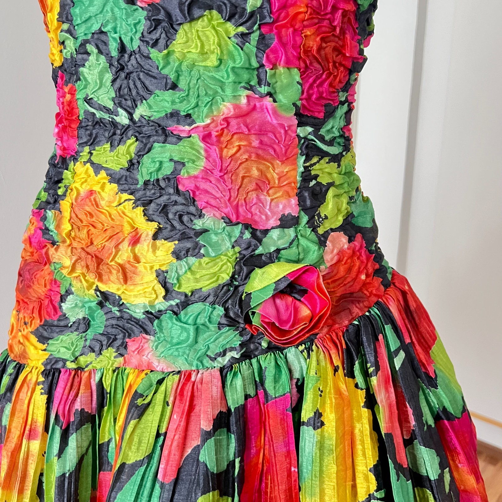 1980s Floral Taffeta Cocktail Party Dress Tiered Spaghetti Straps Prom Evening