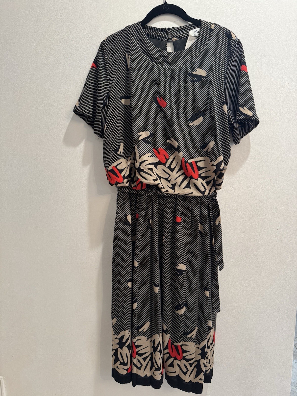 VTG 1980s Dress Black Beige Red Abstract Stripes Short Sleeve Teacher Normcore
