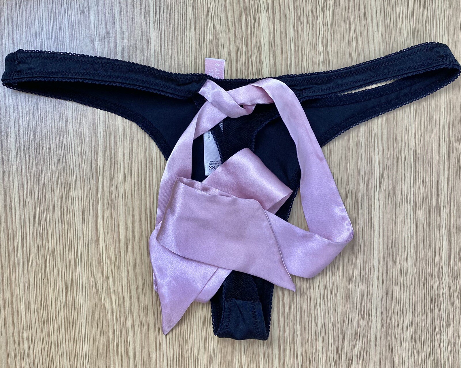 VICTORIA’S SECRET RARE SECOND SKIN SATIN VTG THONG PINK SATIN BOW TIE BACK XS/S