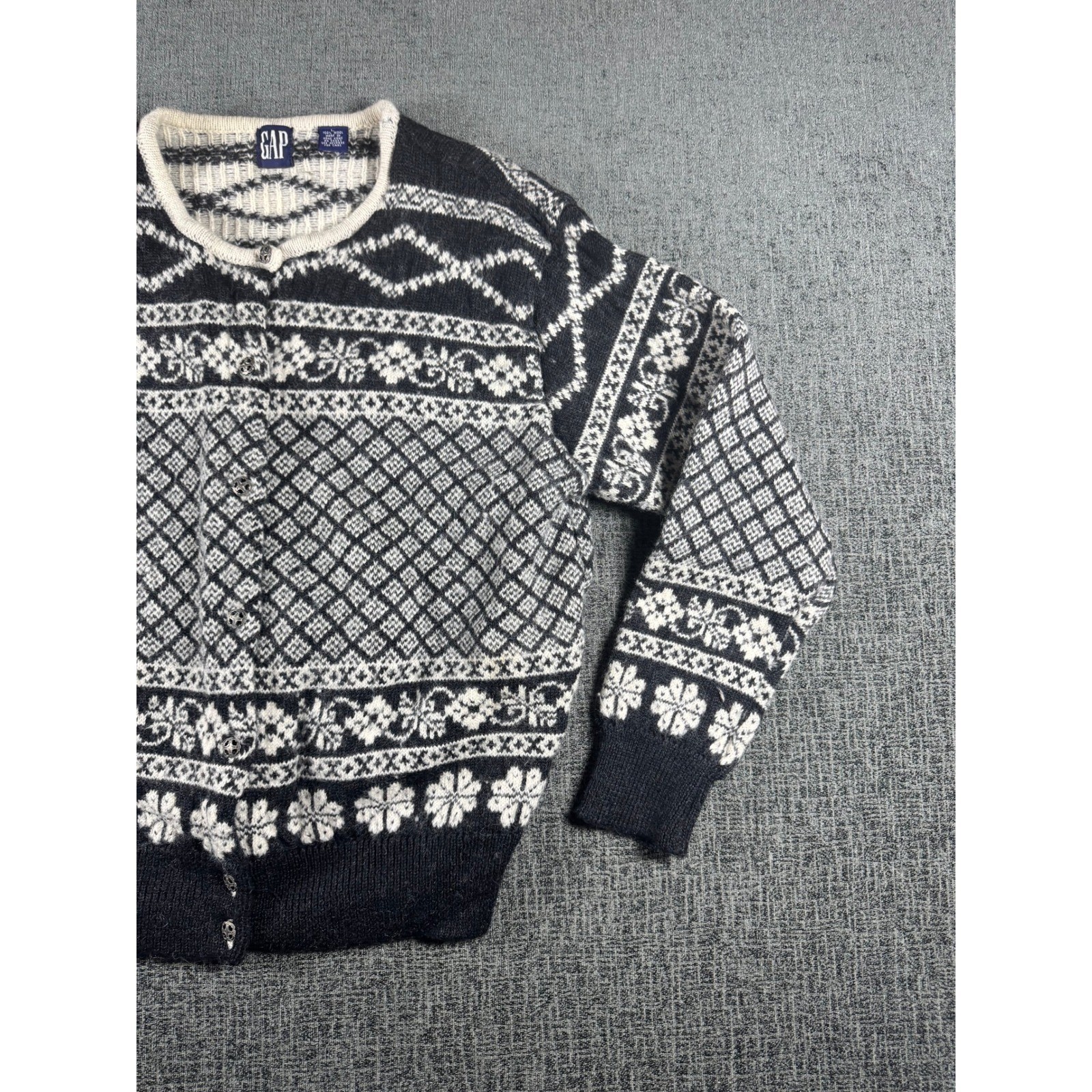 Gap Vintage 100% Wool Fair Isle Cardigan Sweater Black Cream Floral Womens Large