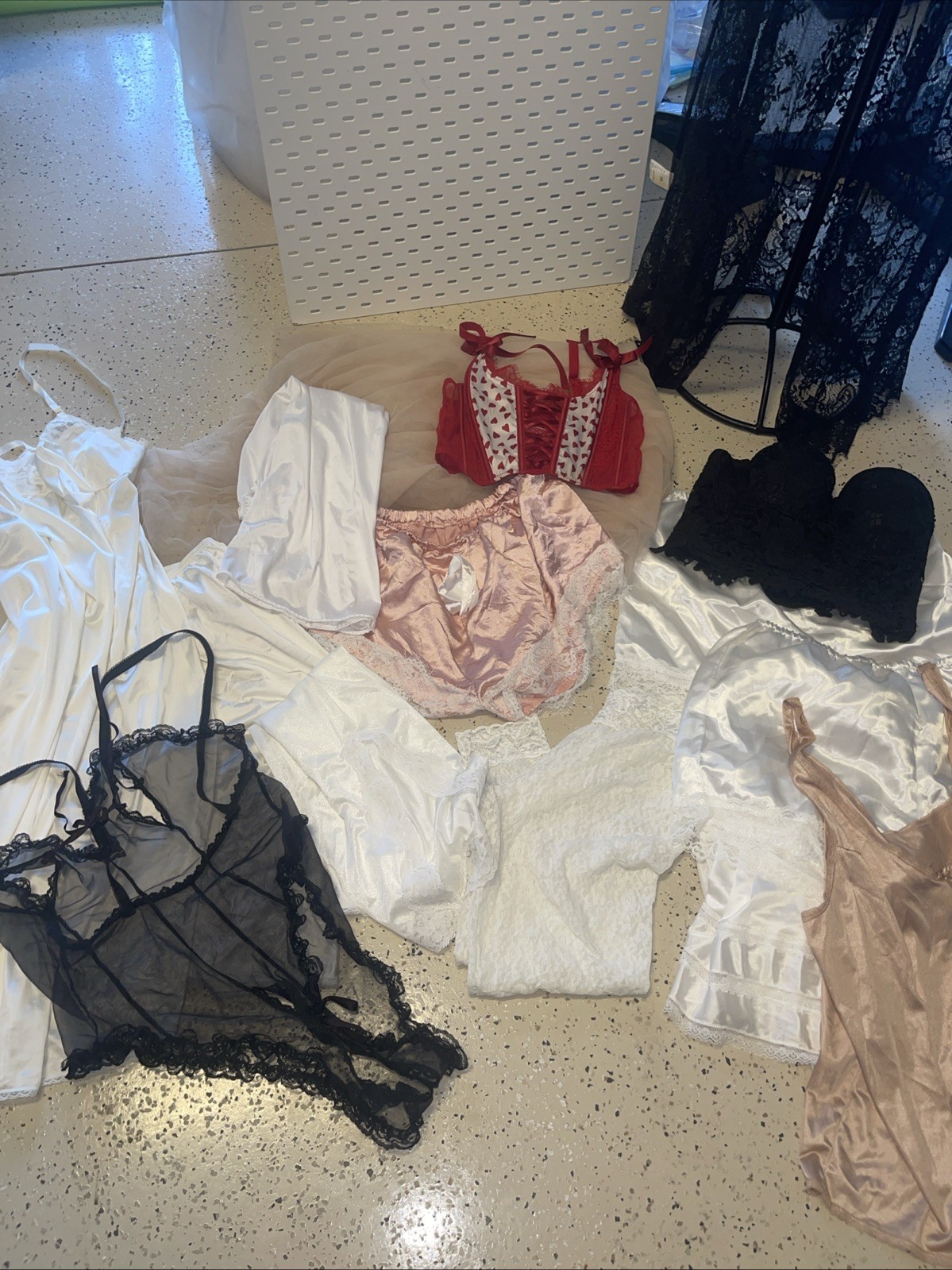 Vtg Lot 15 Lingerie Slips & Half Slips Camis Assorted Sizes Lace Nylon Sheer