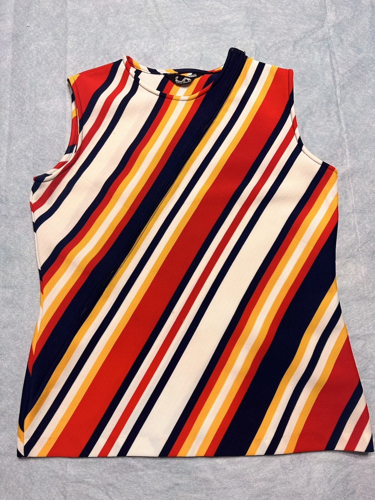 Vintage Jack Winter 1970’s Women’s Pullover Vest M/L Striped Cross Zip