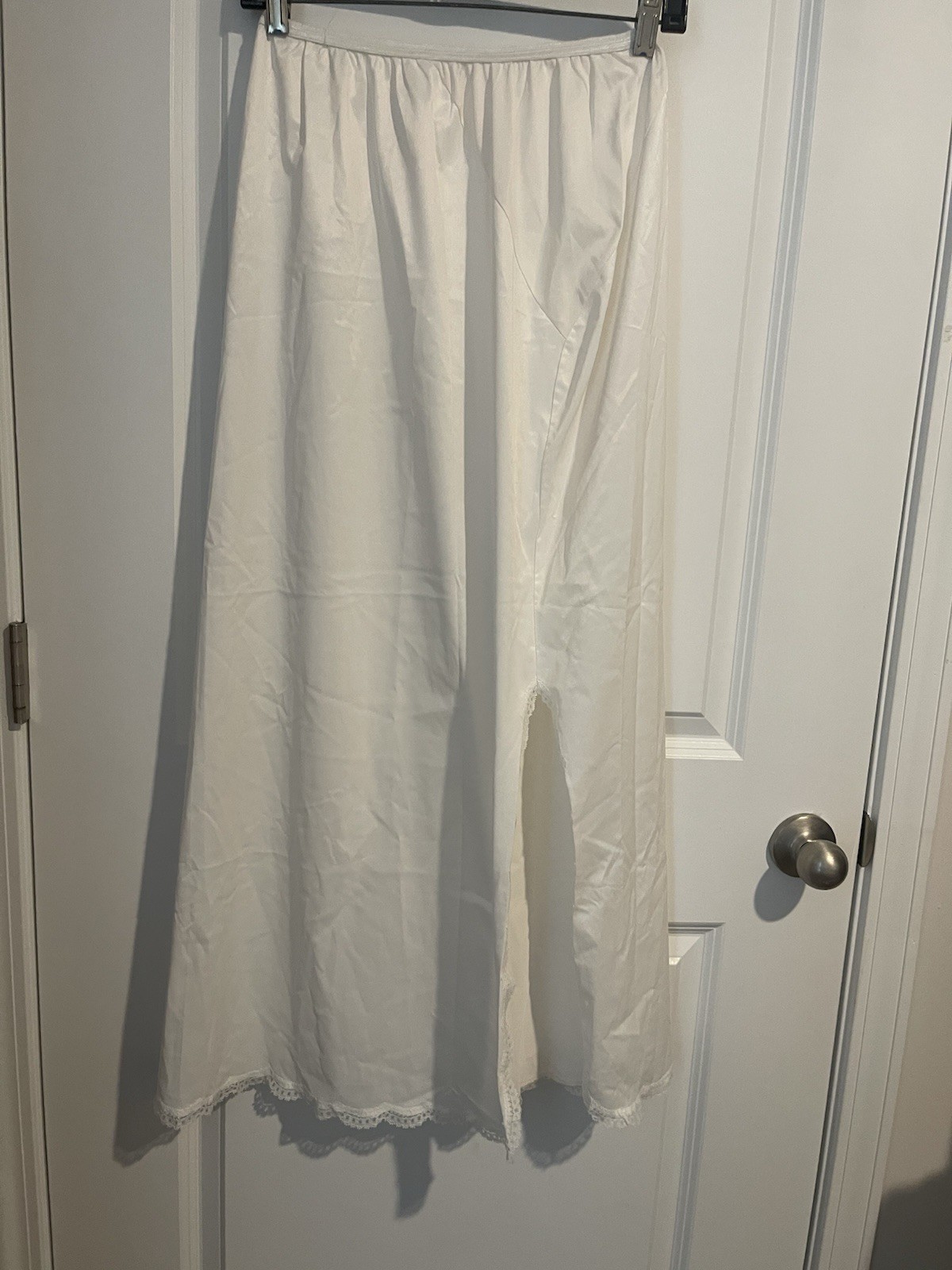 Vintage Gossard Artemis L Satin Floor Length 1/2slip 38Length USA.