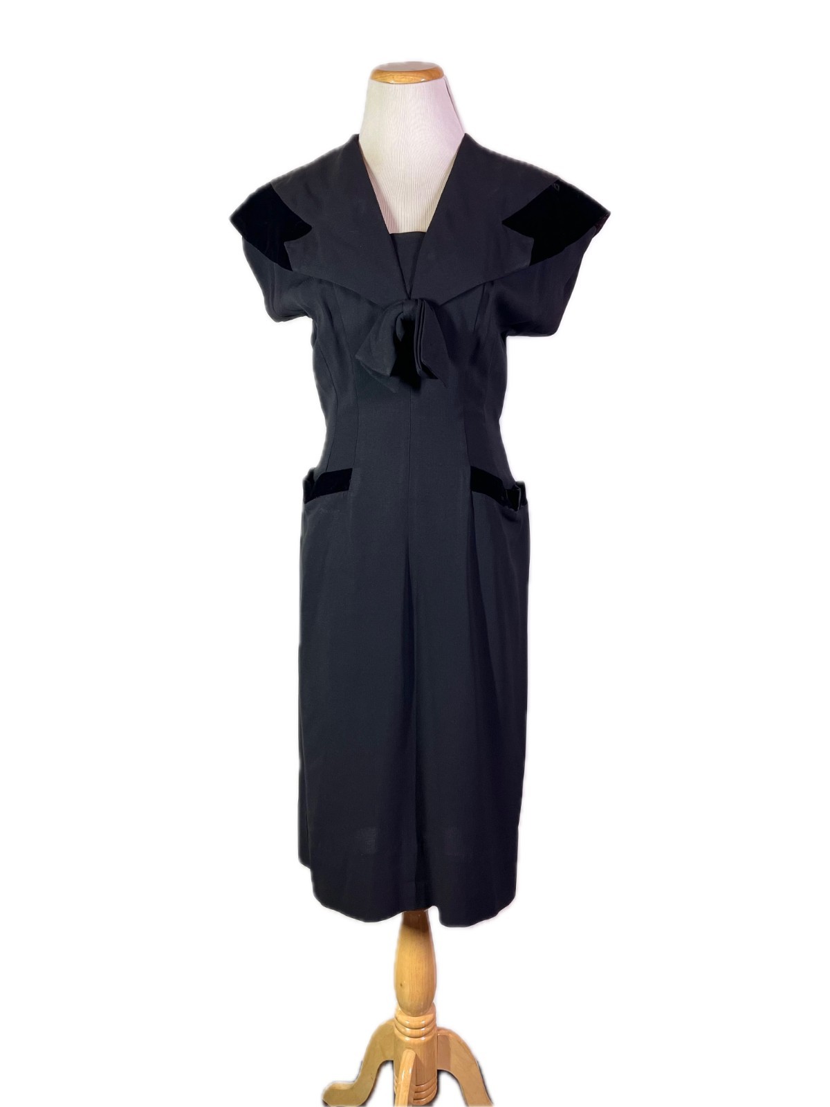 Vintage early 1950s Franklin Original Chicago Black Dress Velvet Trim Bow