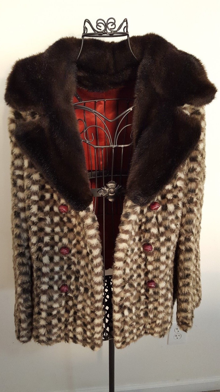 VTG Womens White, Black and Brown Print Faux Fur Coat Red Lined Complete