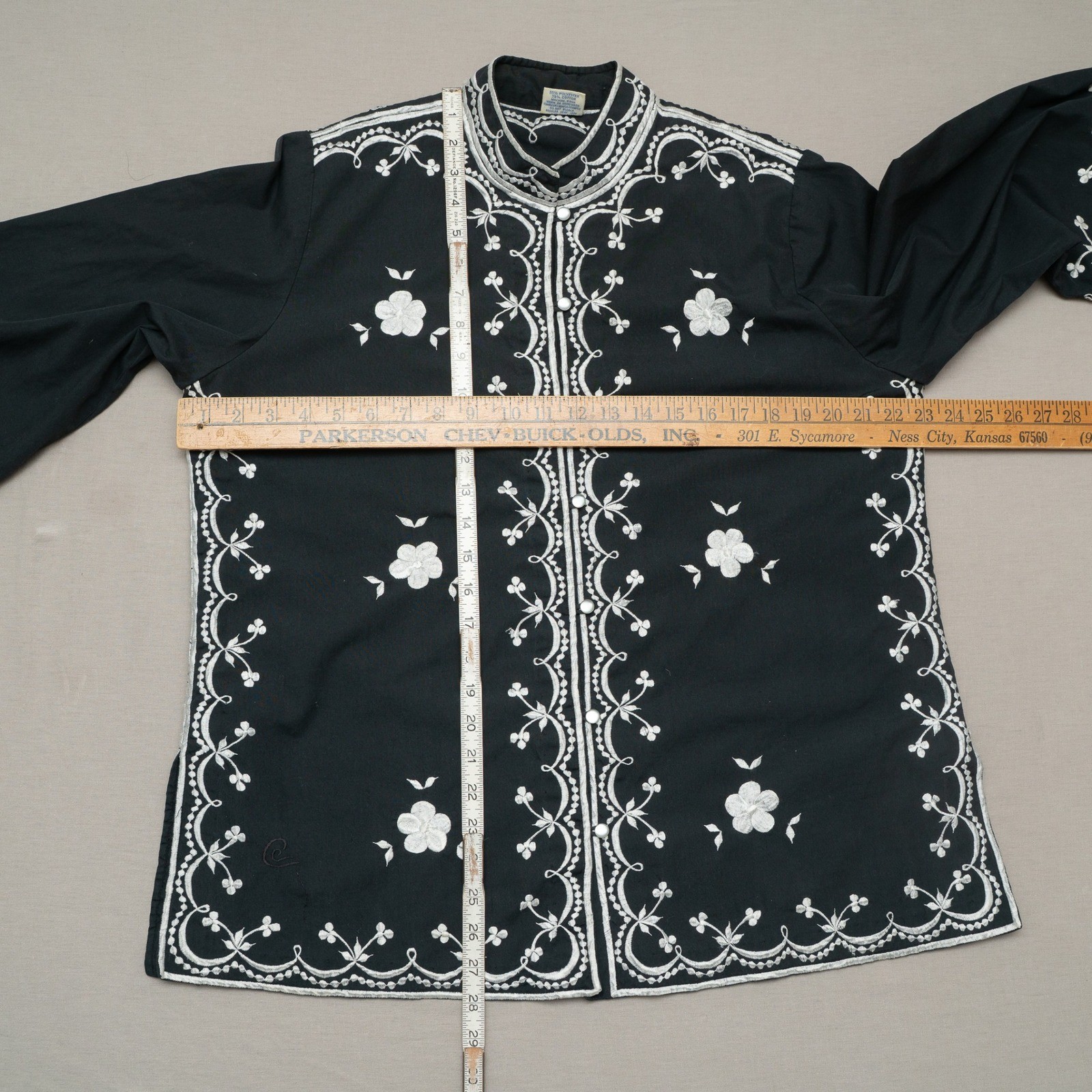 Vintage 70s Chuchi Boho Black White Embroidered Button Up Shirt Jacket Large