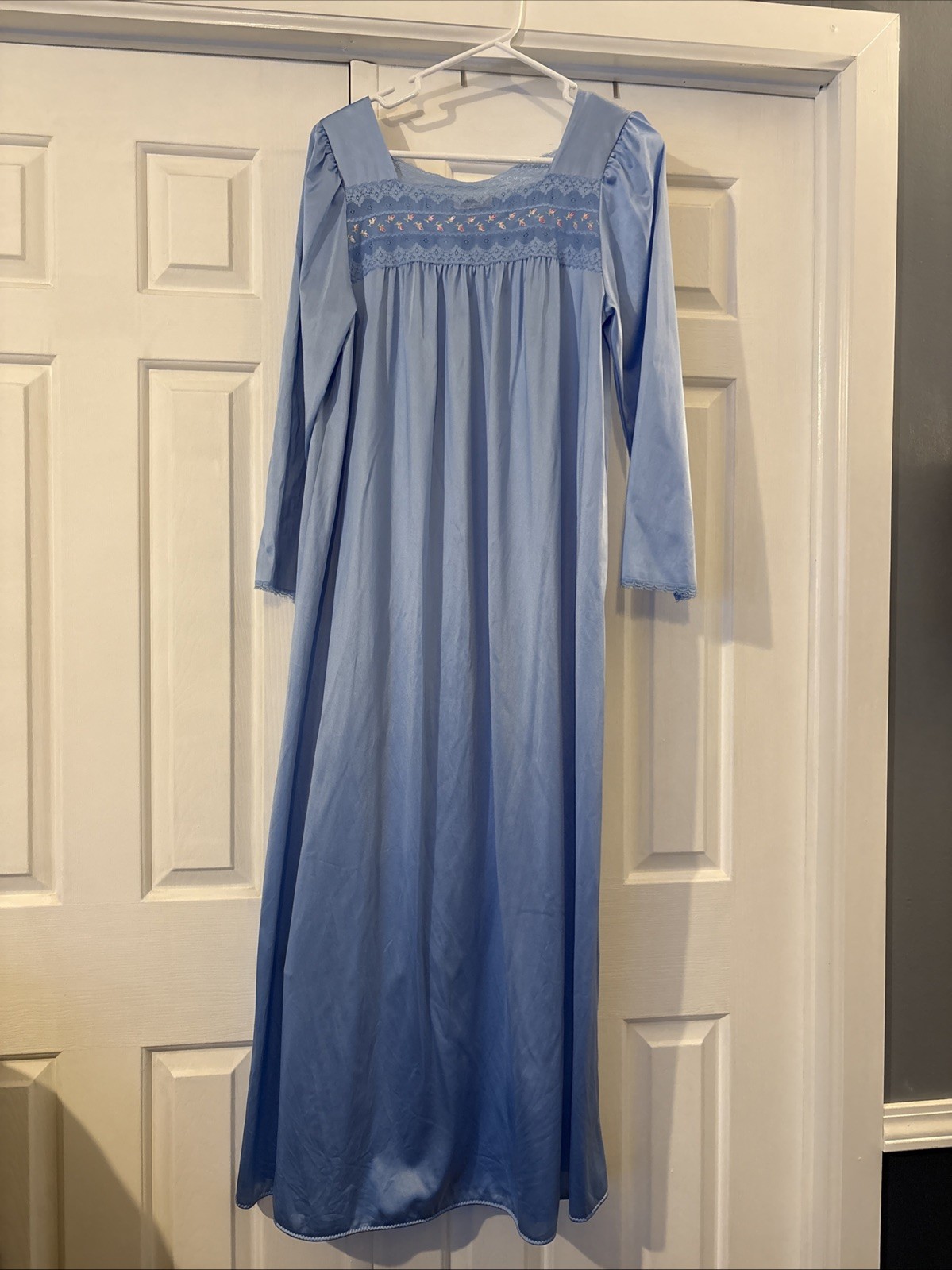 Vanity Fair Long gown Sky Blue Size Med 53 In From shoulder to hem. 3/4 sleeve