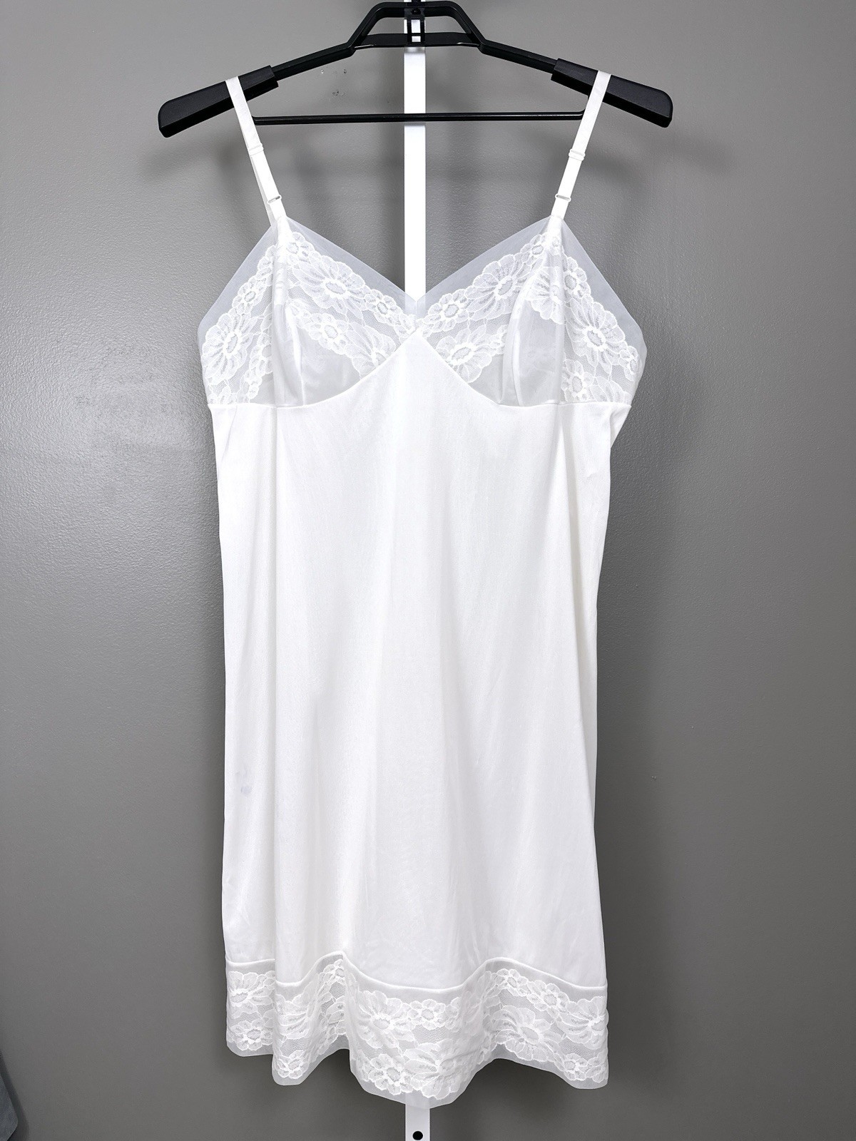 Vintage Vanity Fair White Full Slip Size 42 Antron III Illusion Sandwich Lace
