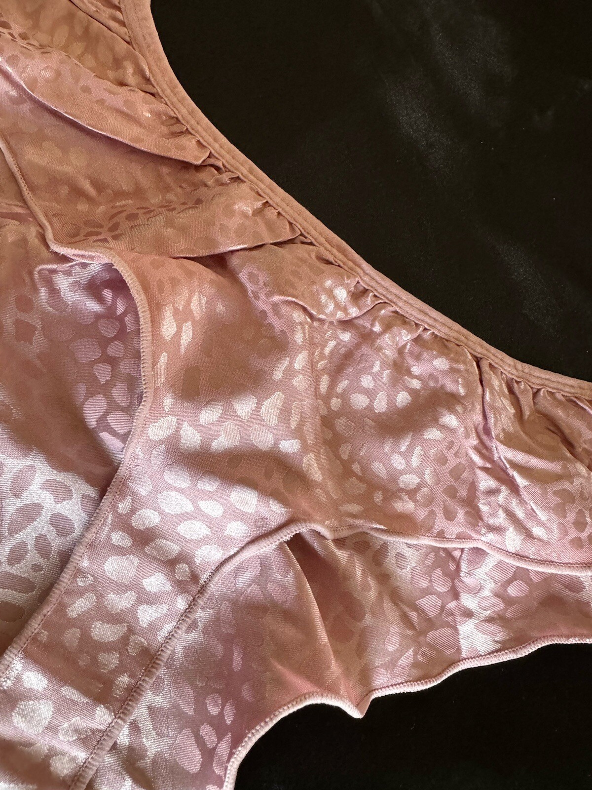 Sexy Vtg Style 1980s Satin Flutter Ruffle Rose Pink Print Thong Panties Sz XL