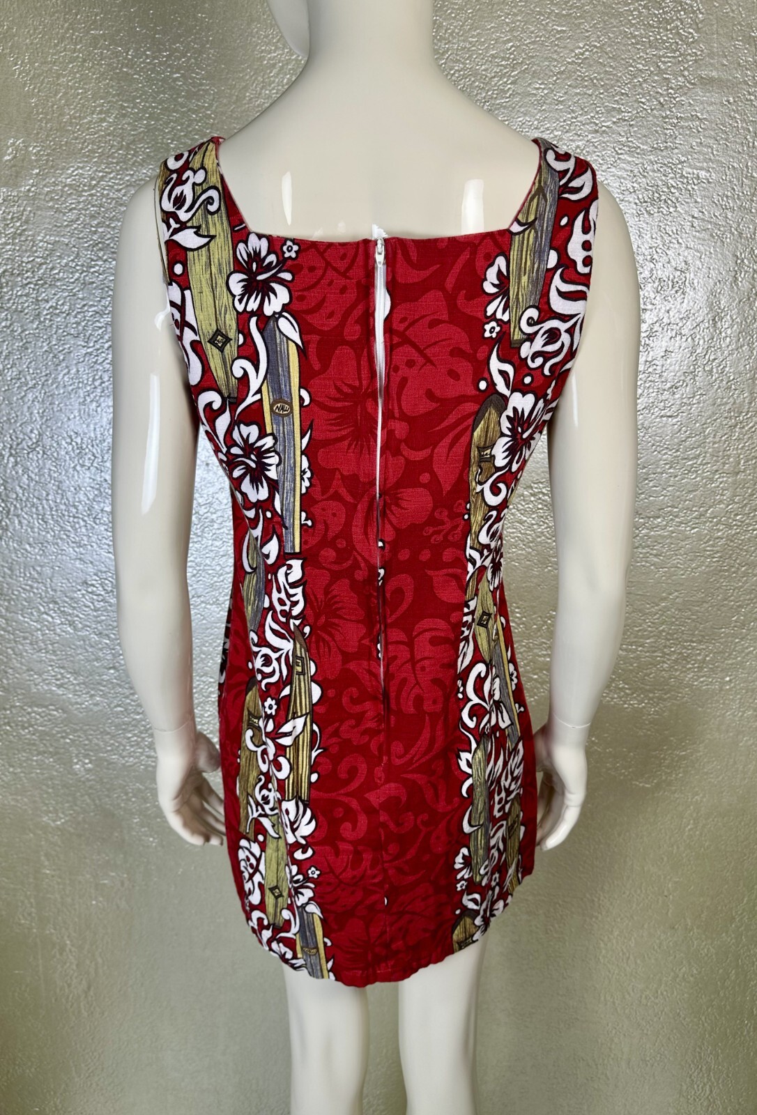 Vintage 1990s Ladies SHANNON MARIE Red Surfboard Hawaiian Cotton Barkcloth Dress