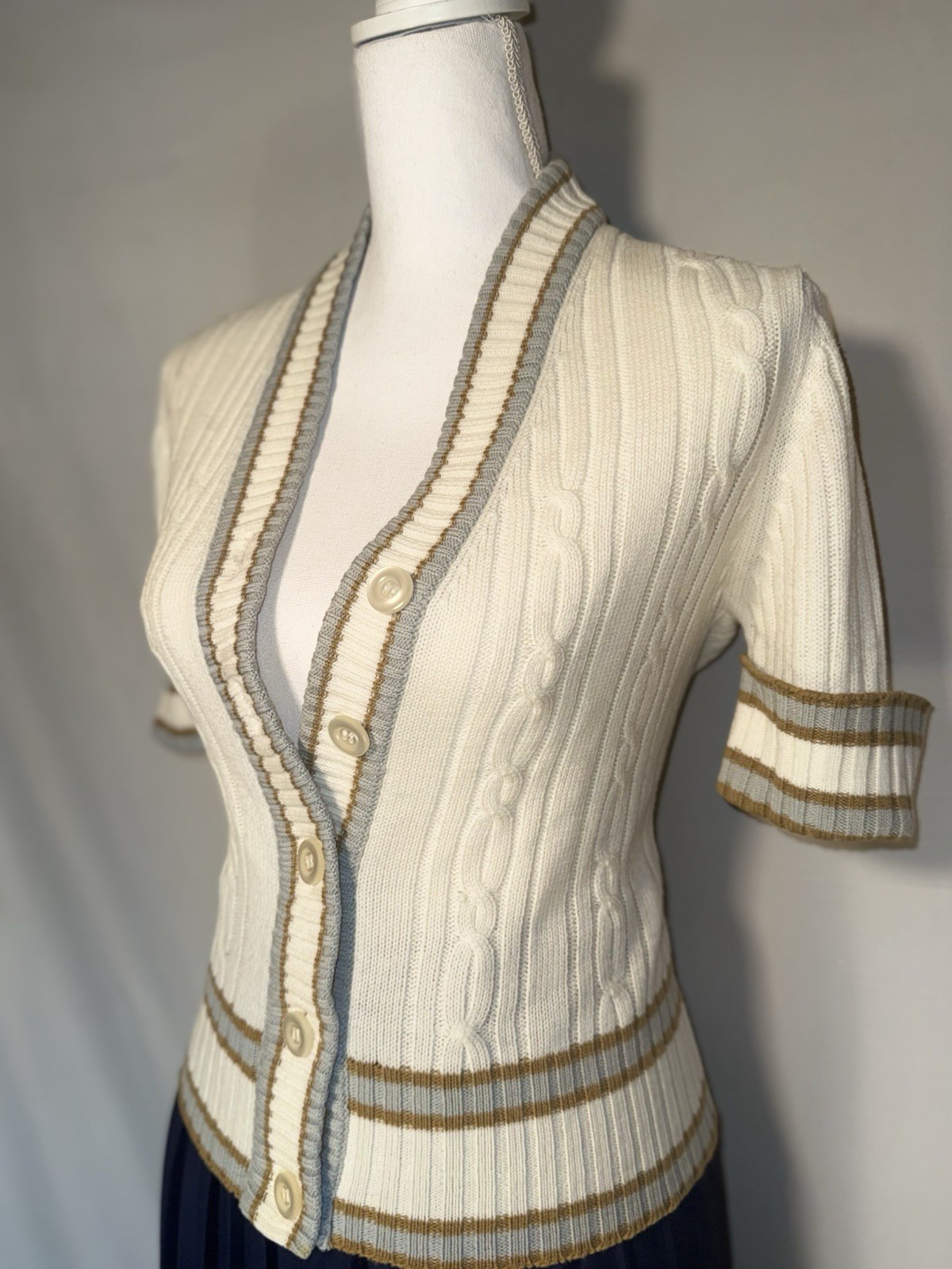 1960s Vintage Knit Cardigan Sweater Cream Tan 100% Acrylic