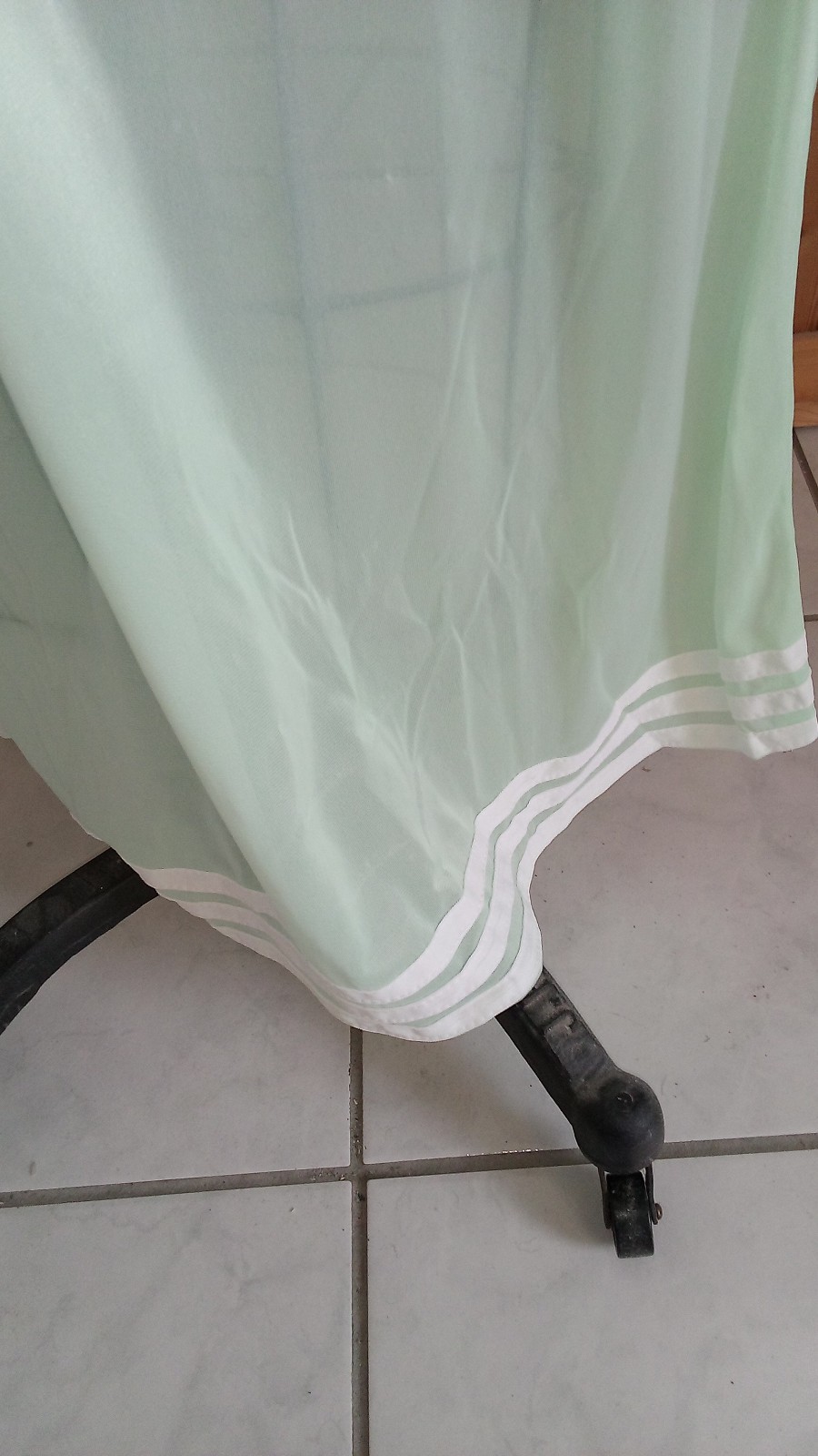 1970’s Nylon Night gown M-L