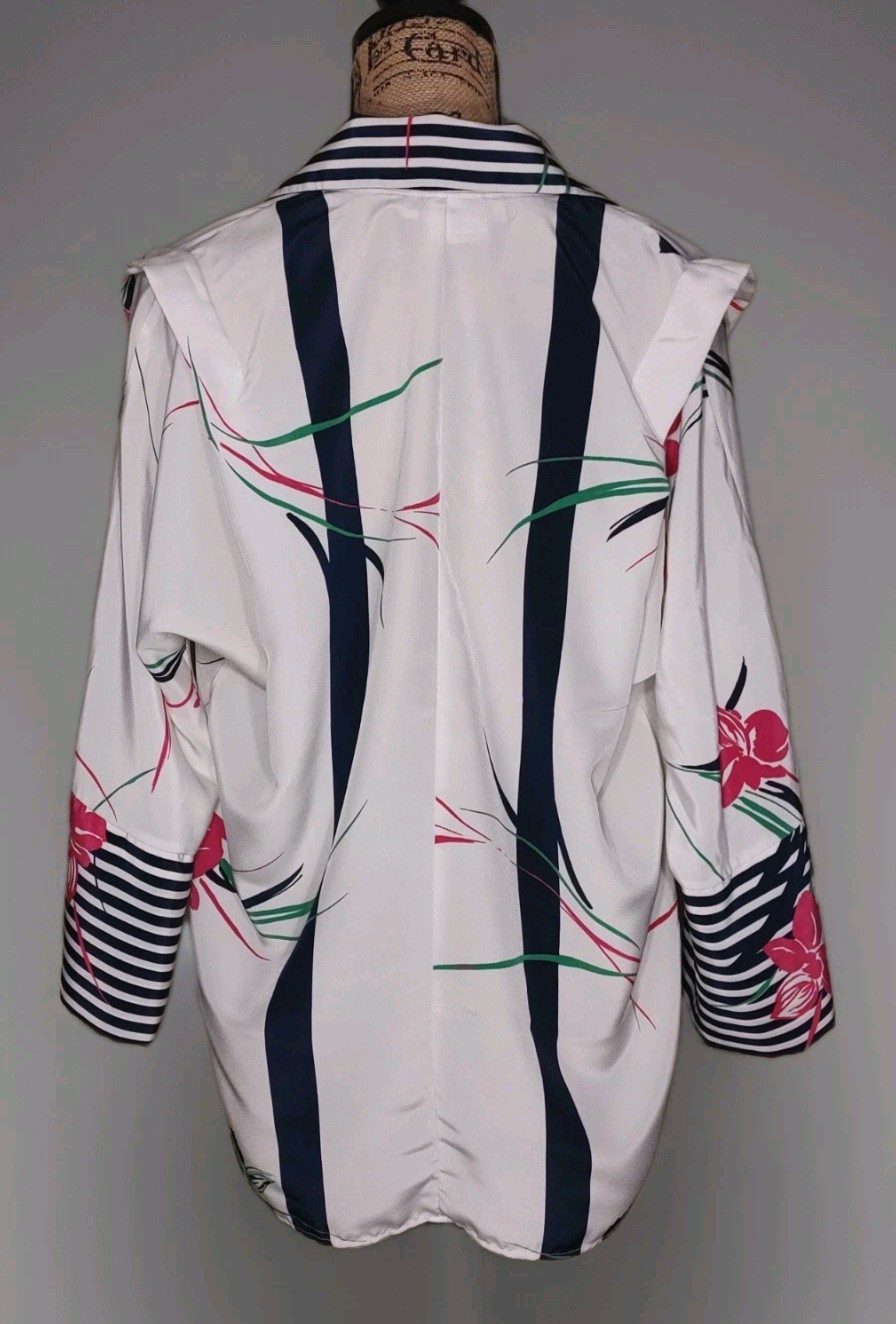 Vintage Siasia New York – White Floral Button Front Polyester Blouse Size Small